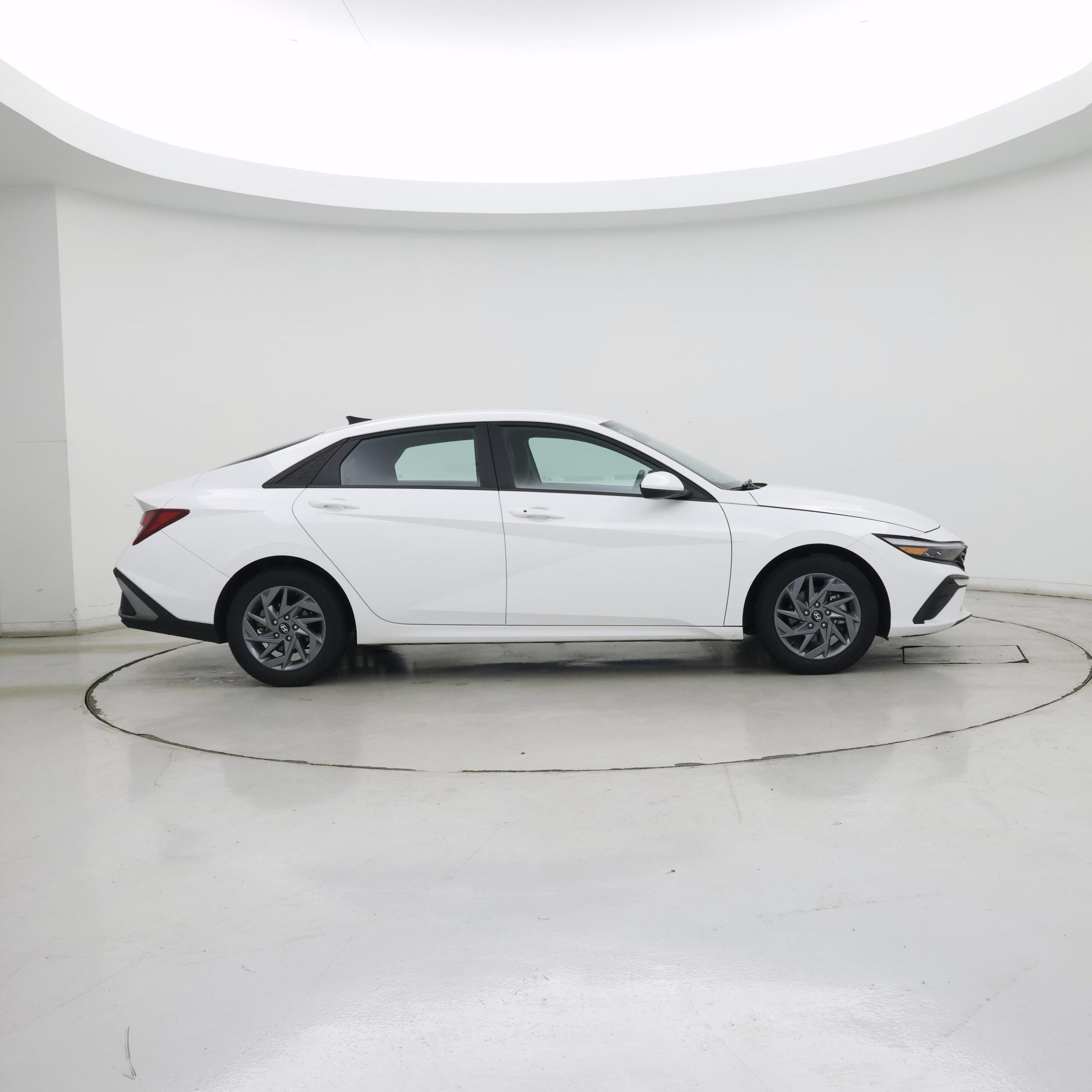 Thumbnail: 2024 Hyundai Elantra - 7