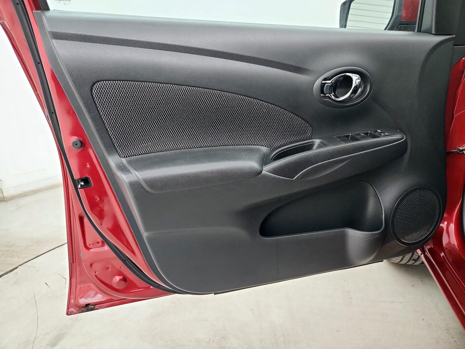 Thumbnail: 2016 Nissan Versa - 12