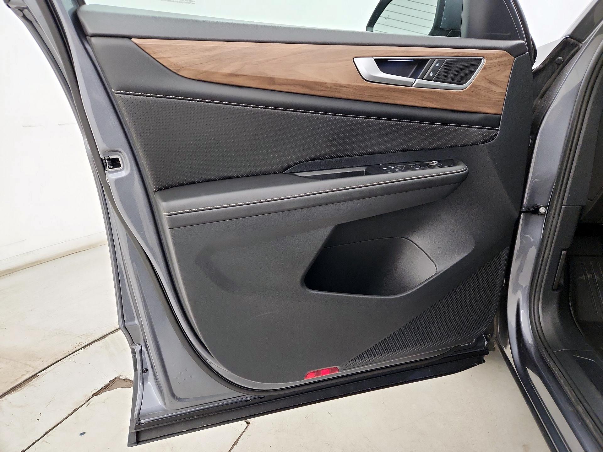 Thumbnail: 2024 Volkswagen Atlas - 12