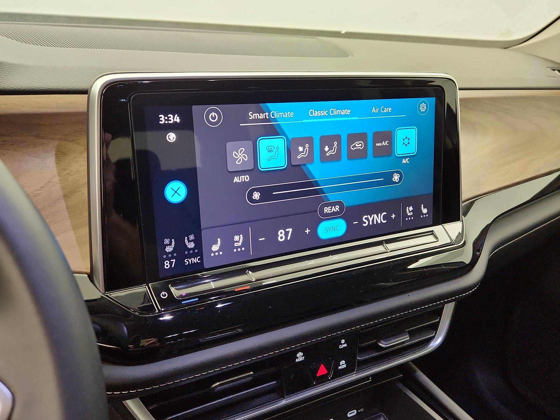 Thumbnail: 2024 Volkswagen Atlas - 16