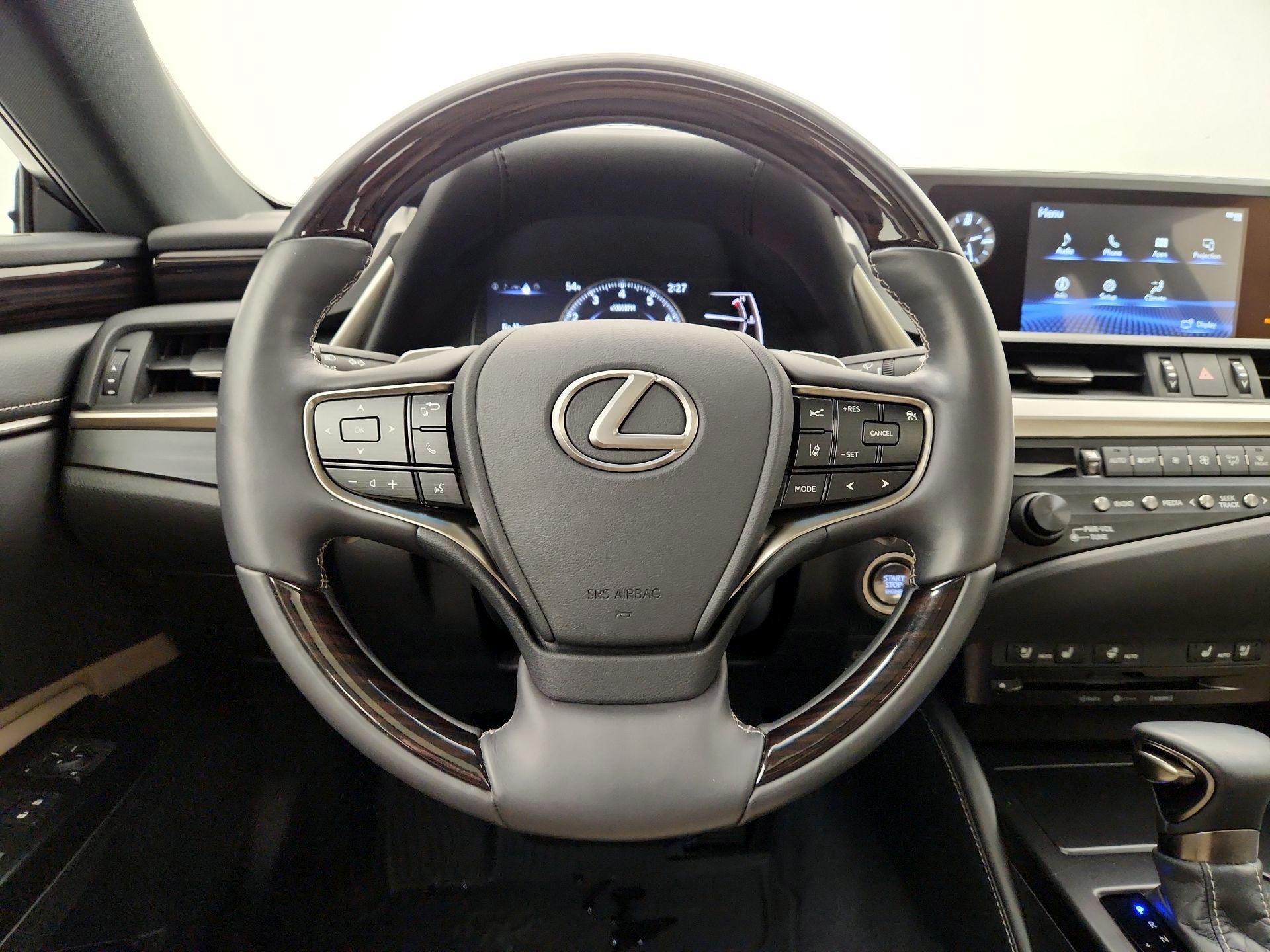 Thumbnail: 2019 Lexus ES - 10