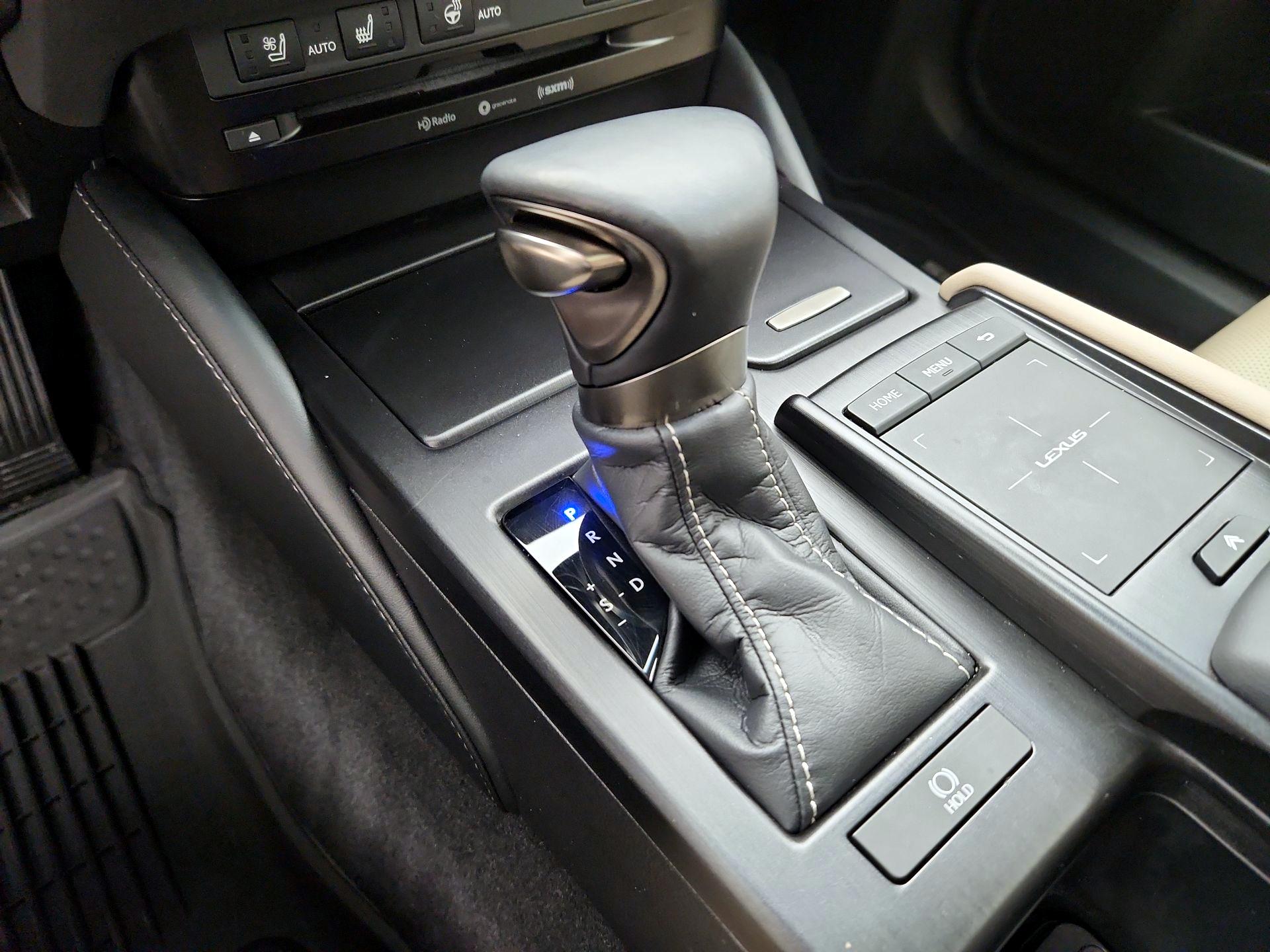 Thumbnail: 2019 Lexus ES - 17