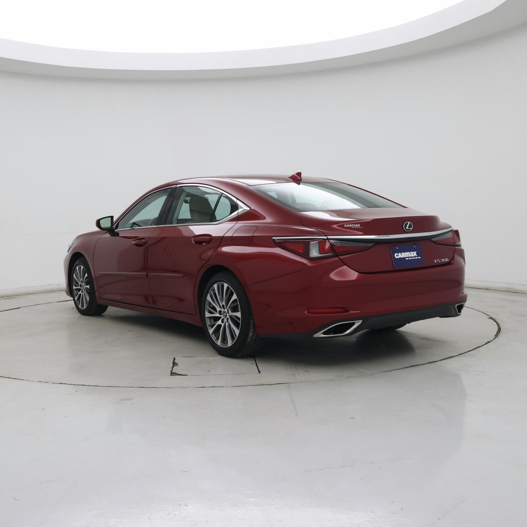 Thumbnail: 2019 Lexus ES - 2
