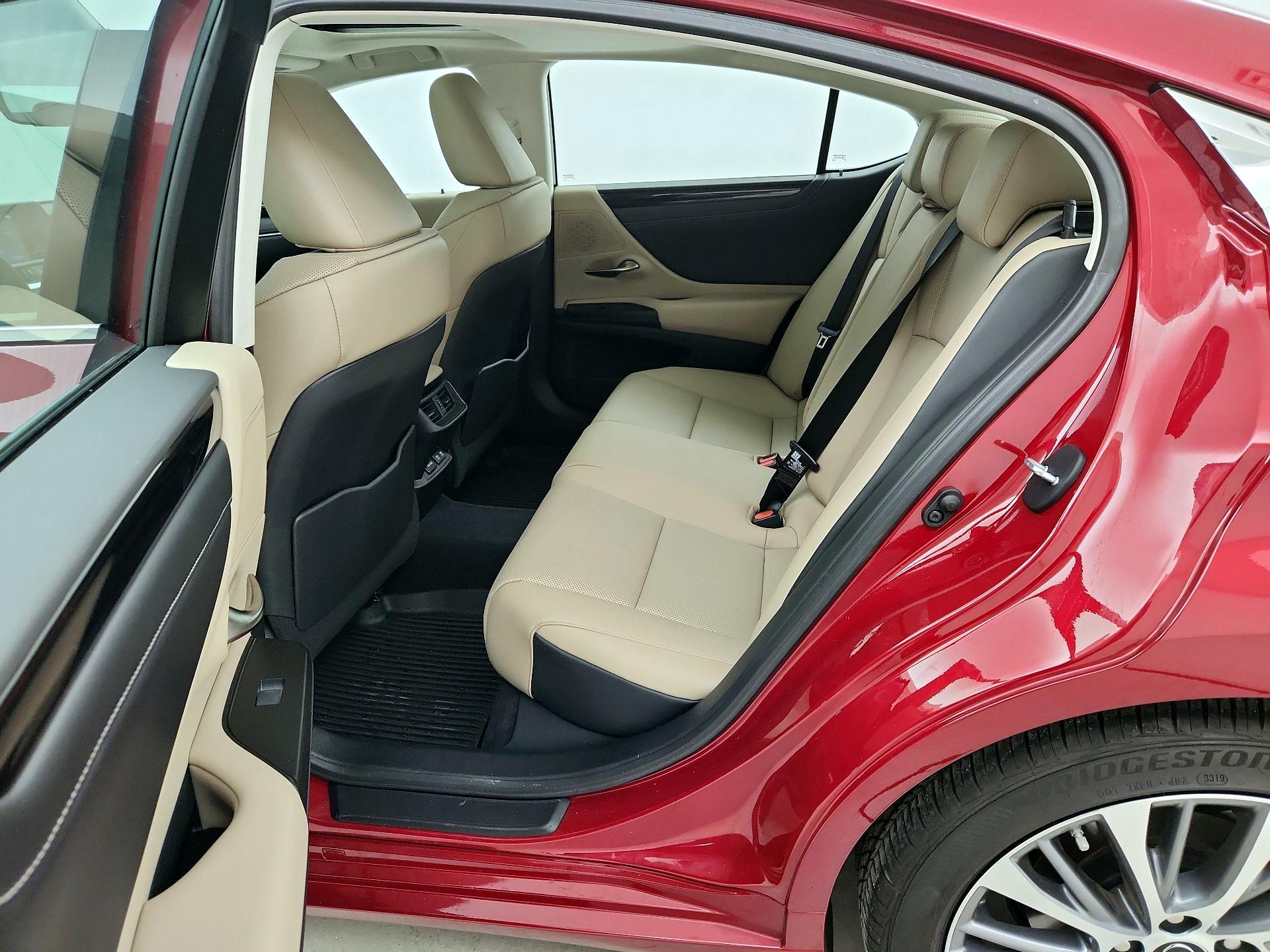 Thumbnail: 2019 Lexus ES - 20