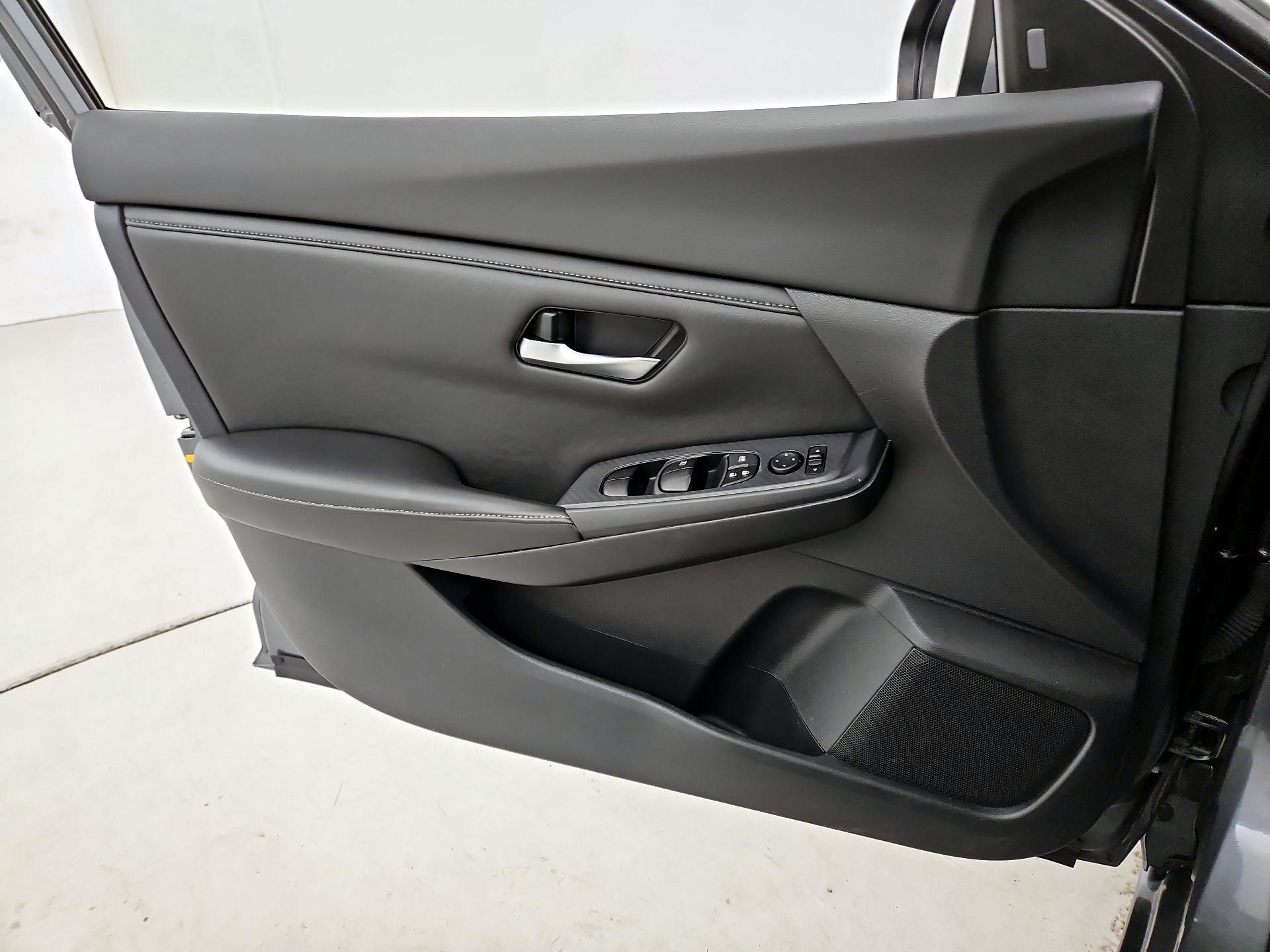 Thumbnail: 2020 Nissan Sentra - 12