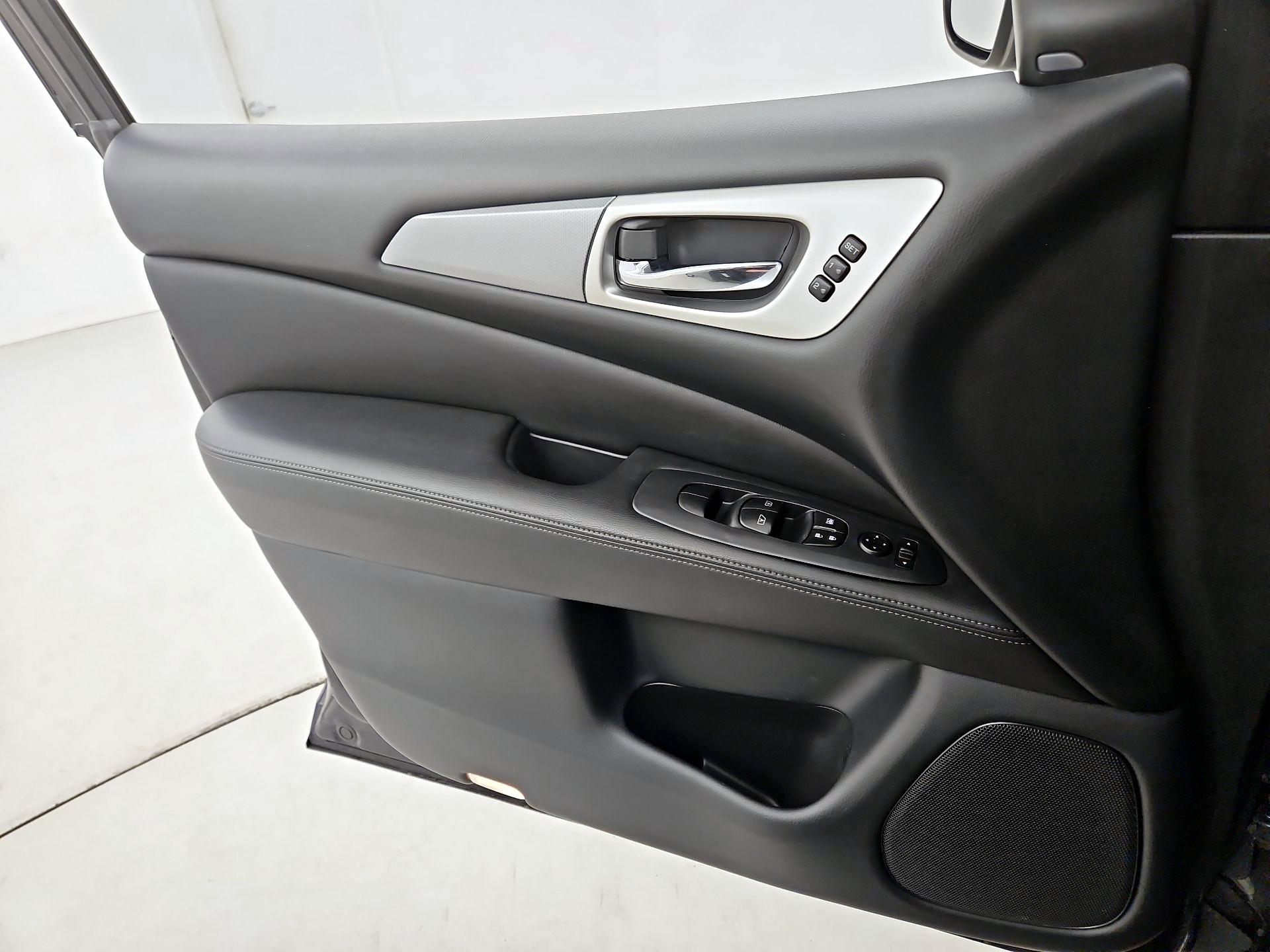 Thumbnail: 2020 Nissan Pathfinder - 12