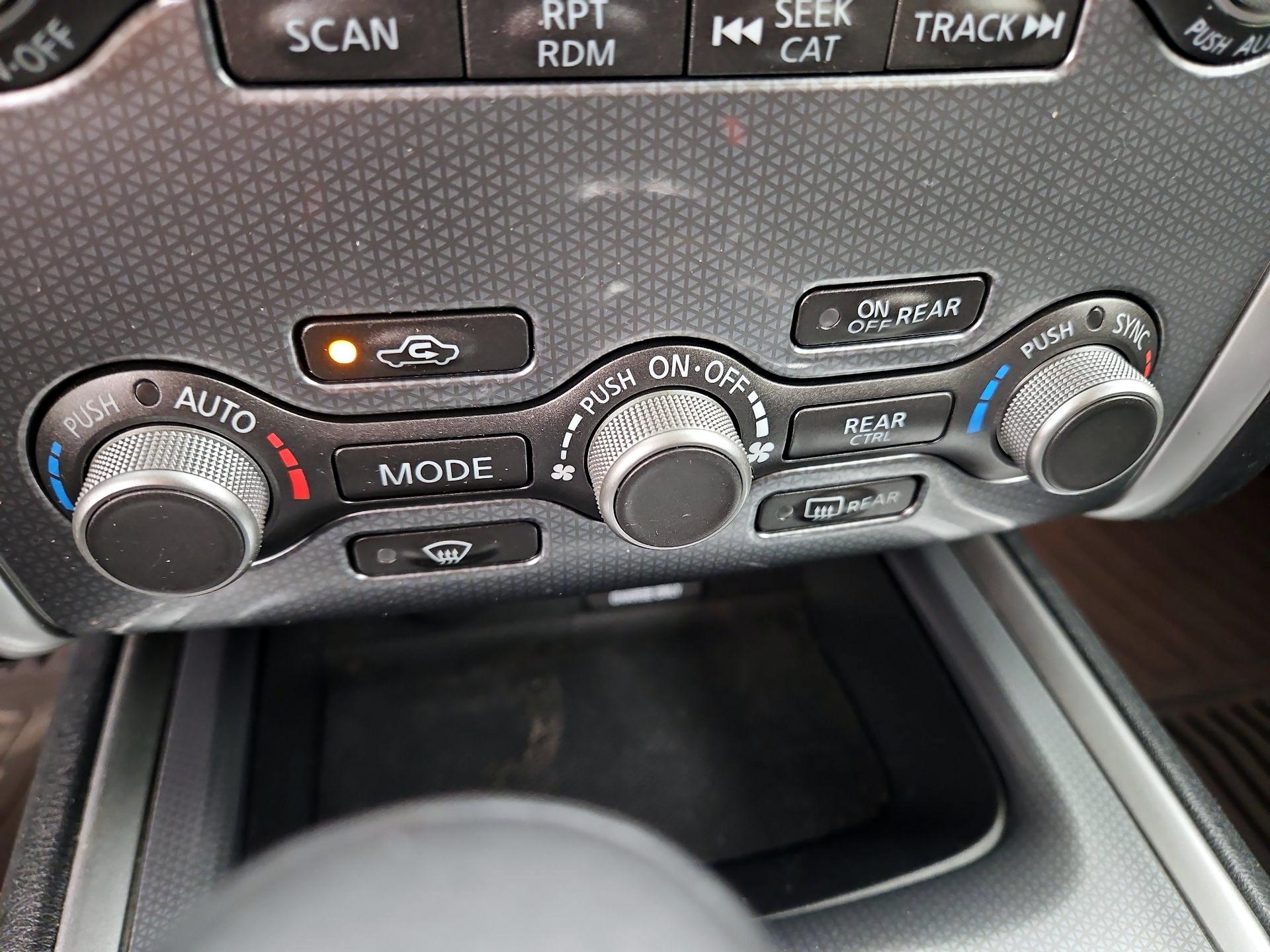 Thumbnail: 2020 Nissan Pathfinder - 17