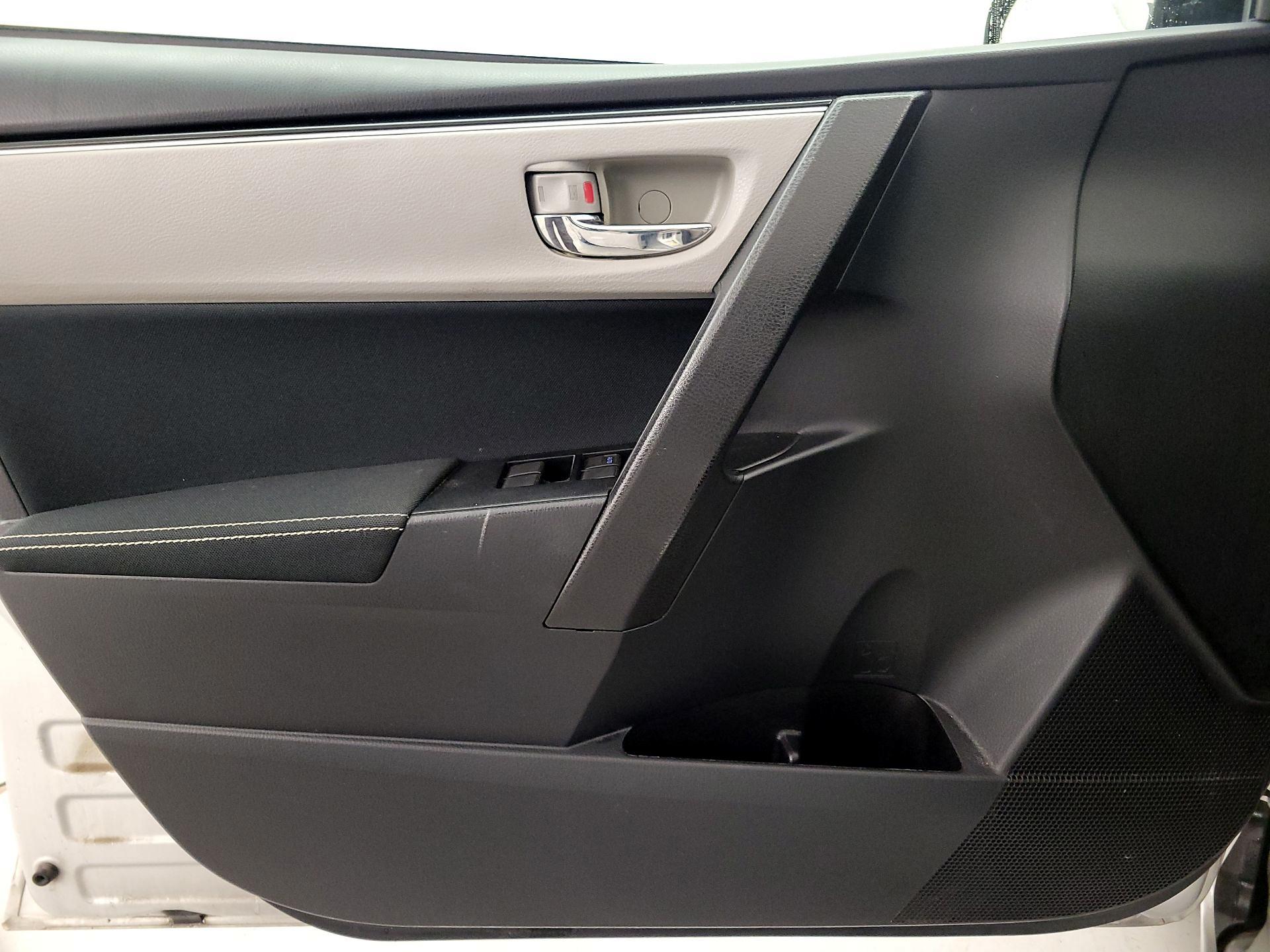 Thumbnail: 2018 Toyota Corolla - 12