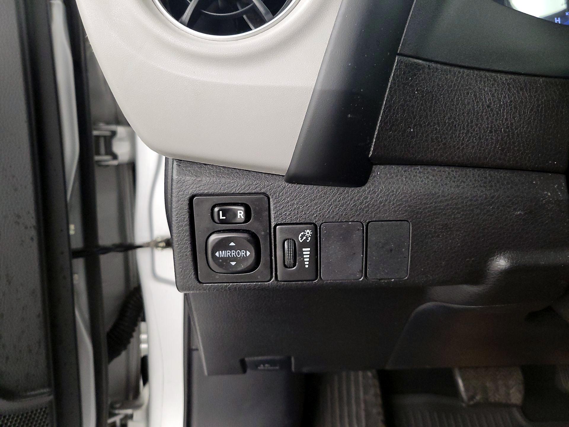 Thumbnail: 2018 Toyota Corolla - 13