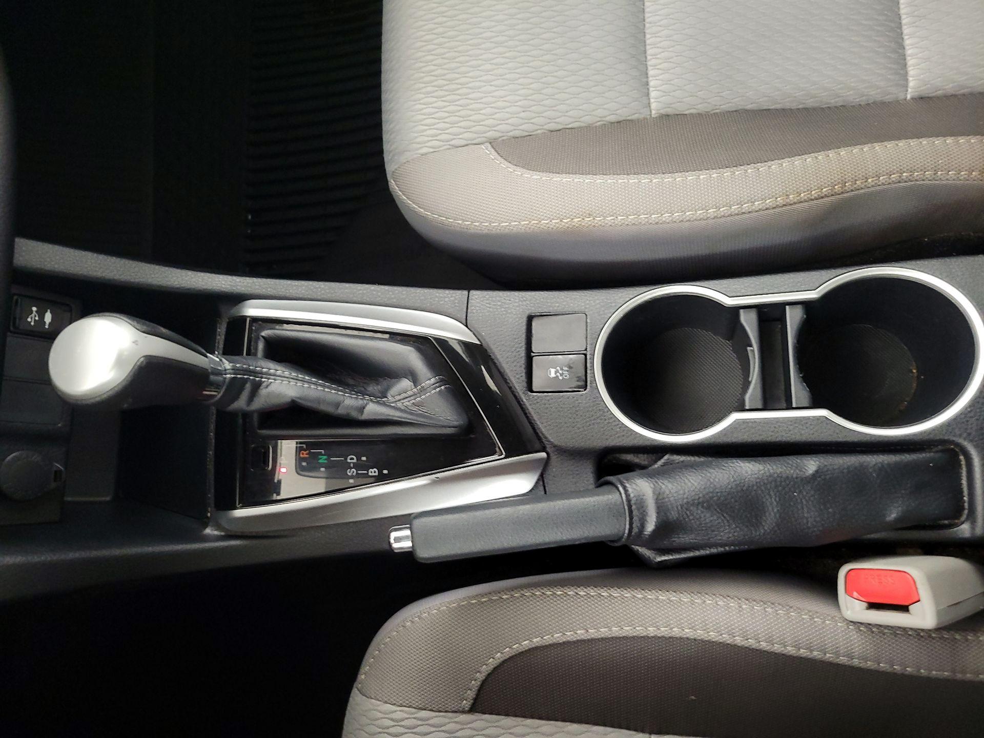 Thumbnail: 2018 Toyota Corolla - 17