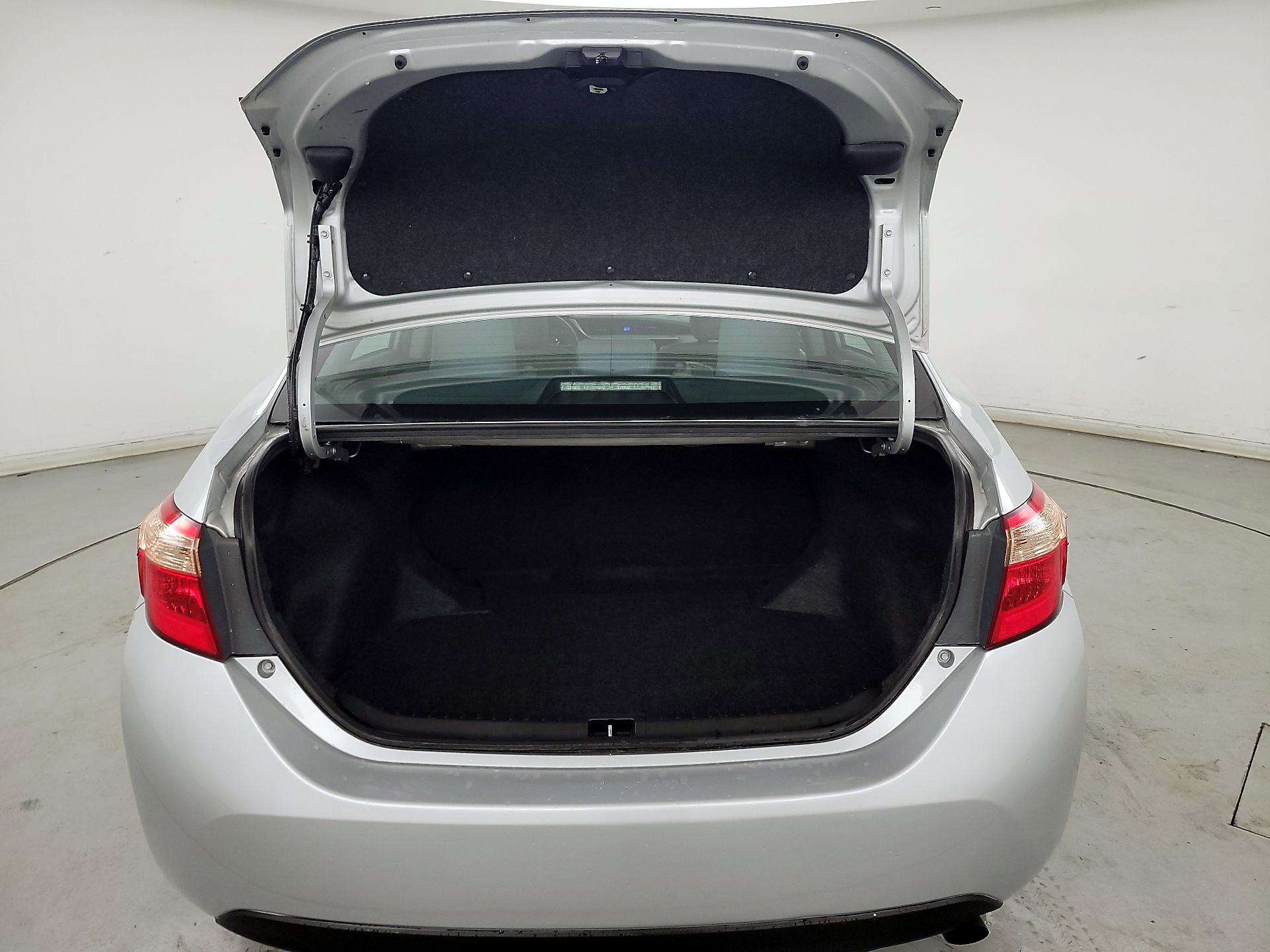 Thumbnail: 2018 Toyota Corolla - 20