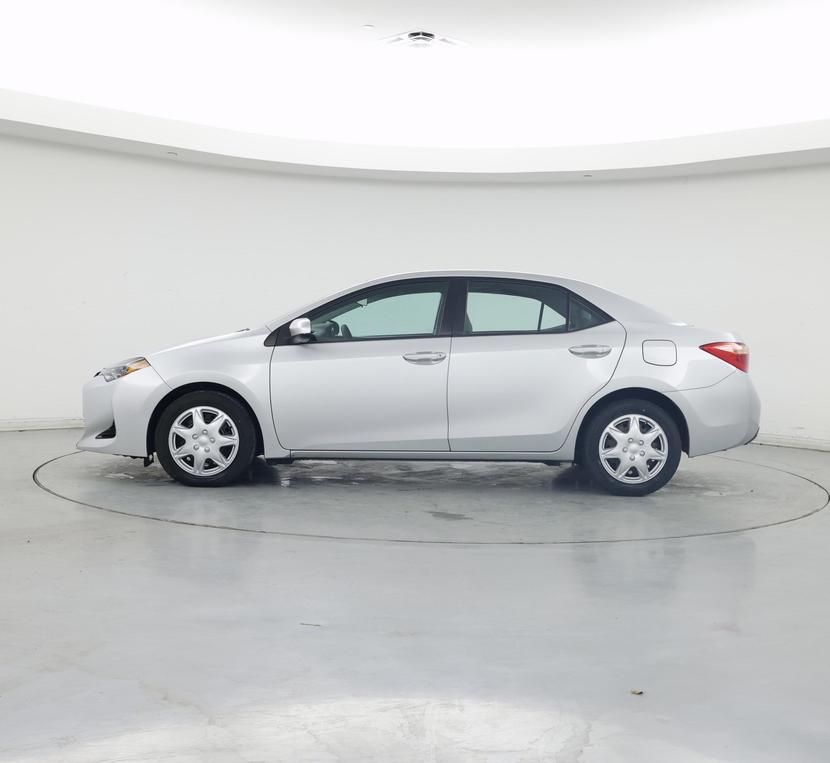 Thumbnail: 2018 Toyota Corolla - 3