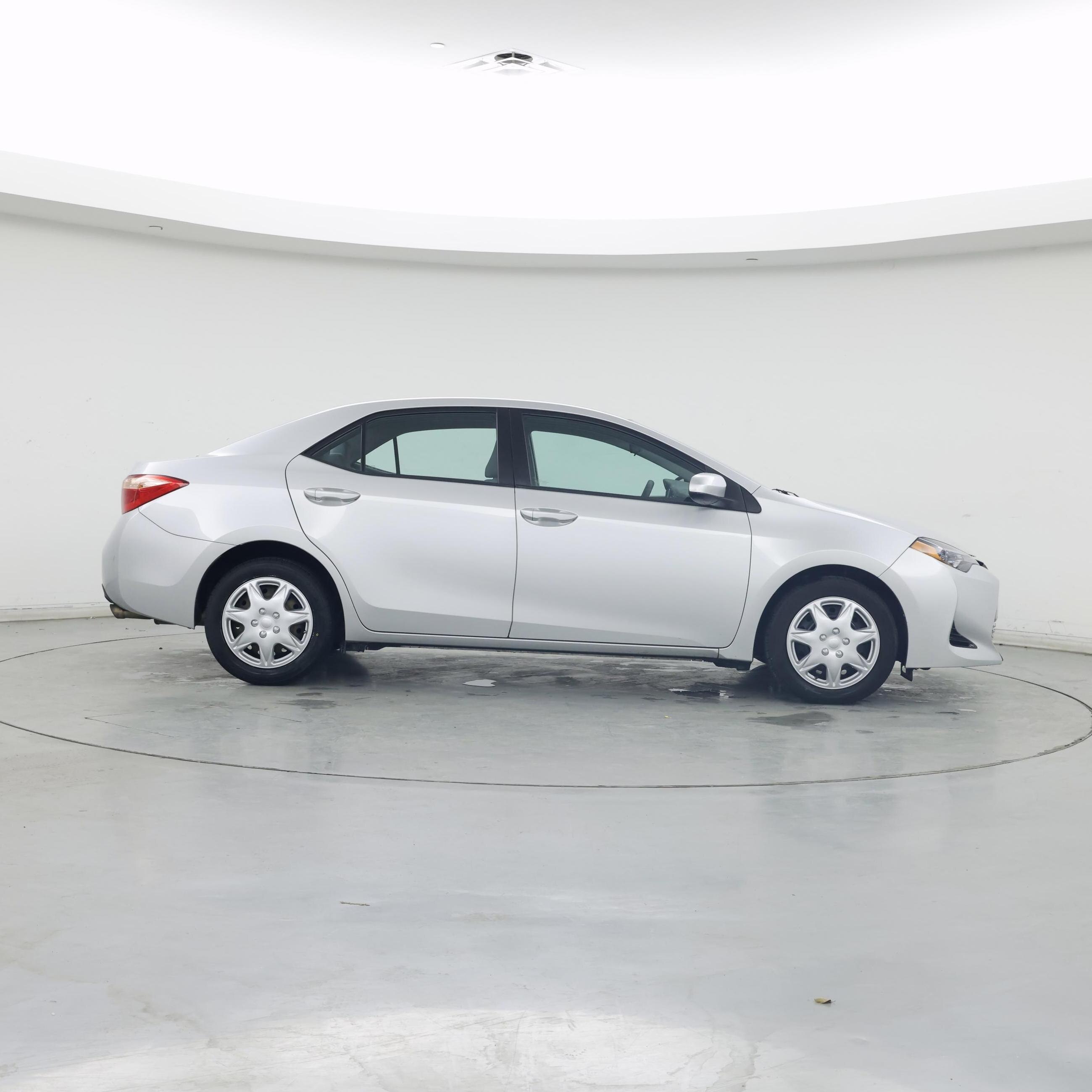 Thumbnail: 2018 Toyota Corolla - 7