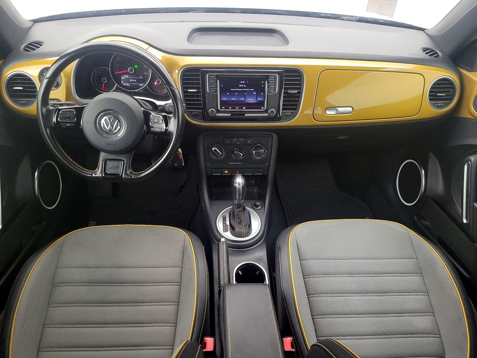 Thumbnail: 2016 Volkswagen Beetle - 9