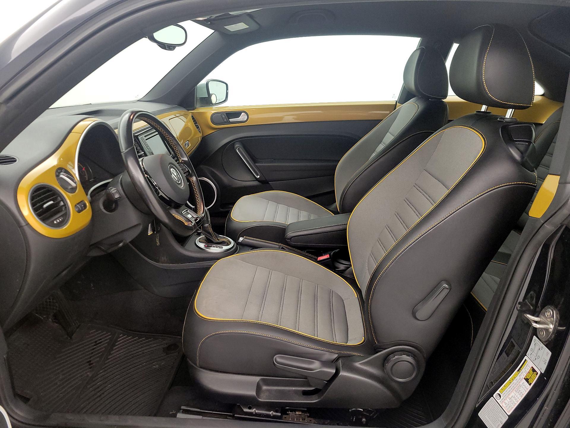 Thumbnail: 2016 Volkswagen Beetle - 11