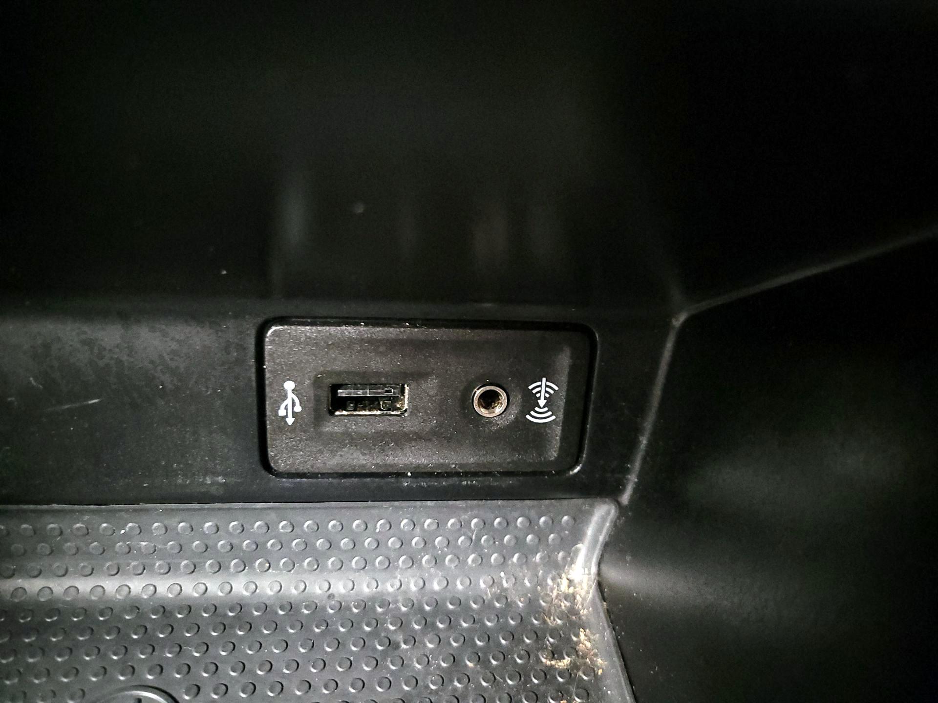 Thumbnail: 2016 Volkswagen Beetle - 18