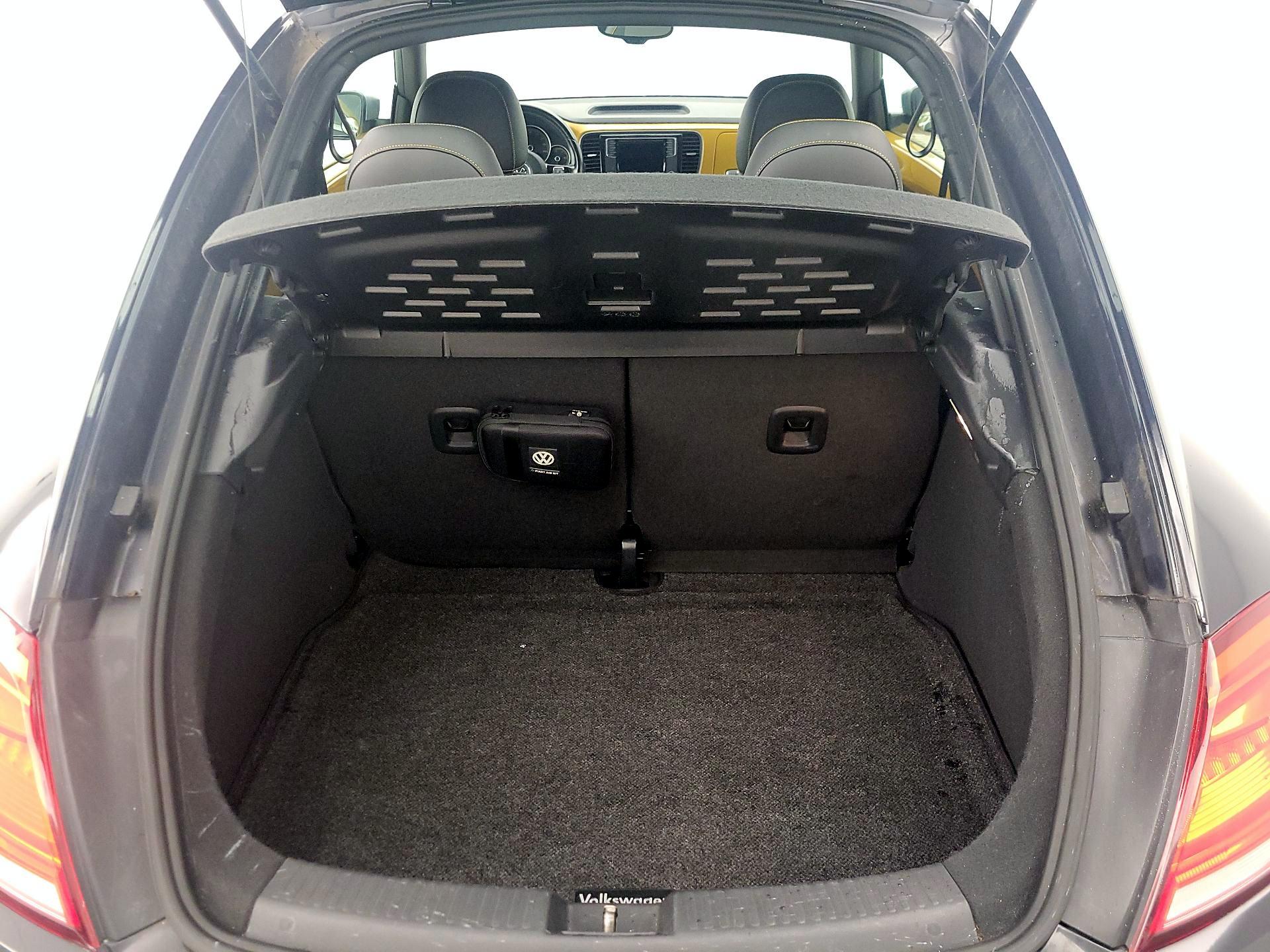 Thumbnail: 2016 Volkswagen Beetle - 20