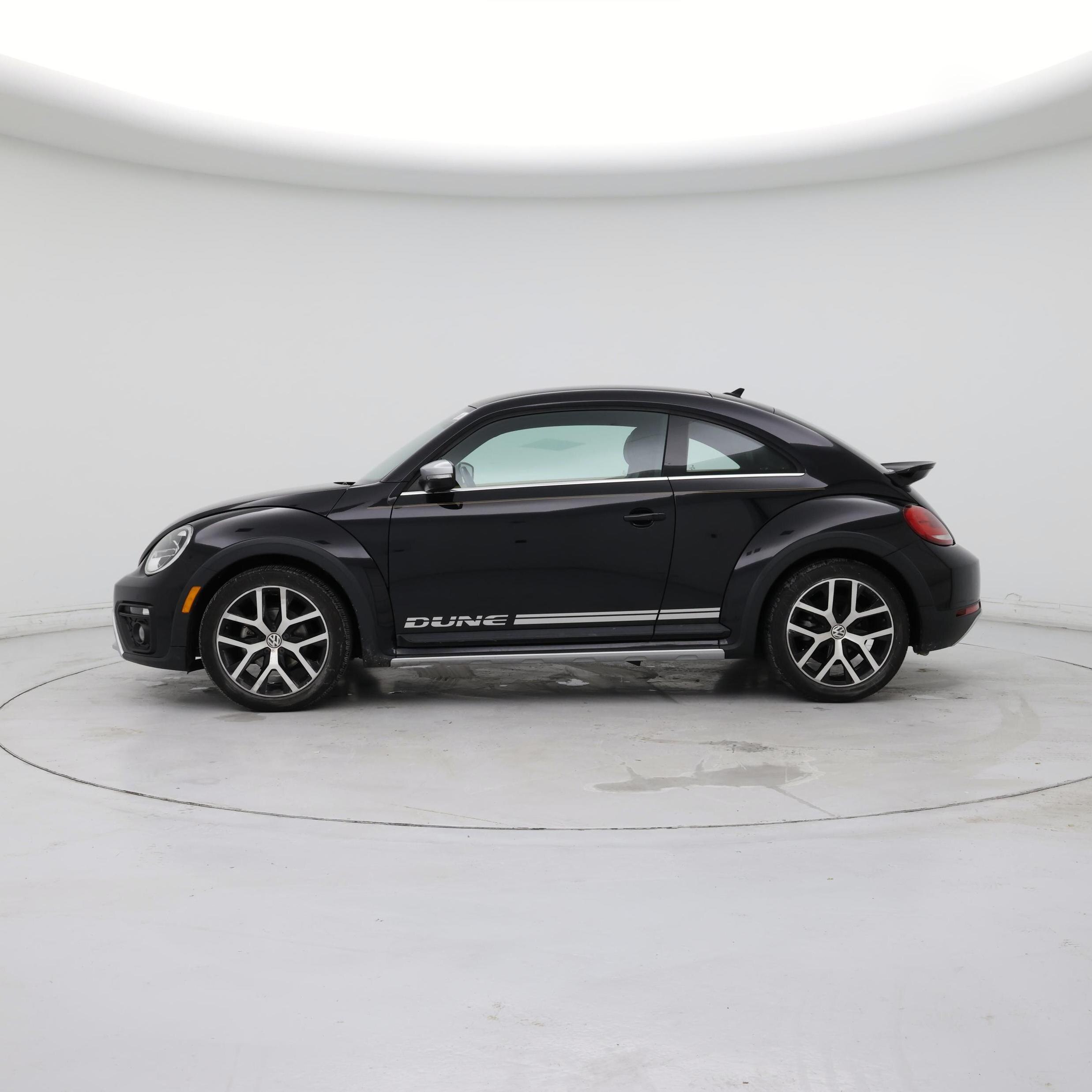 Thumbnail: 2016 Volkswagen Beetle - 3