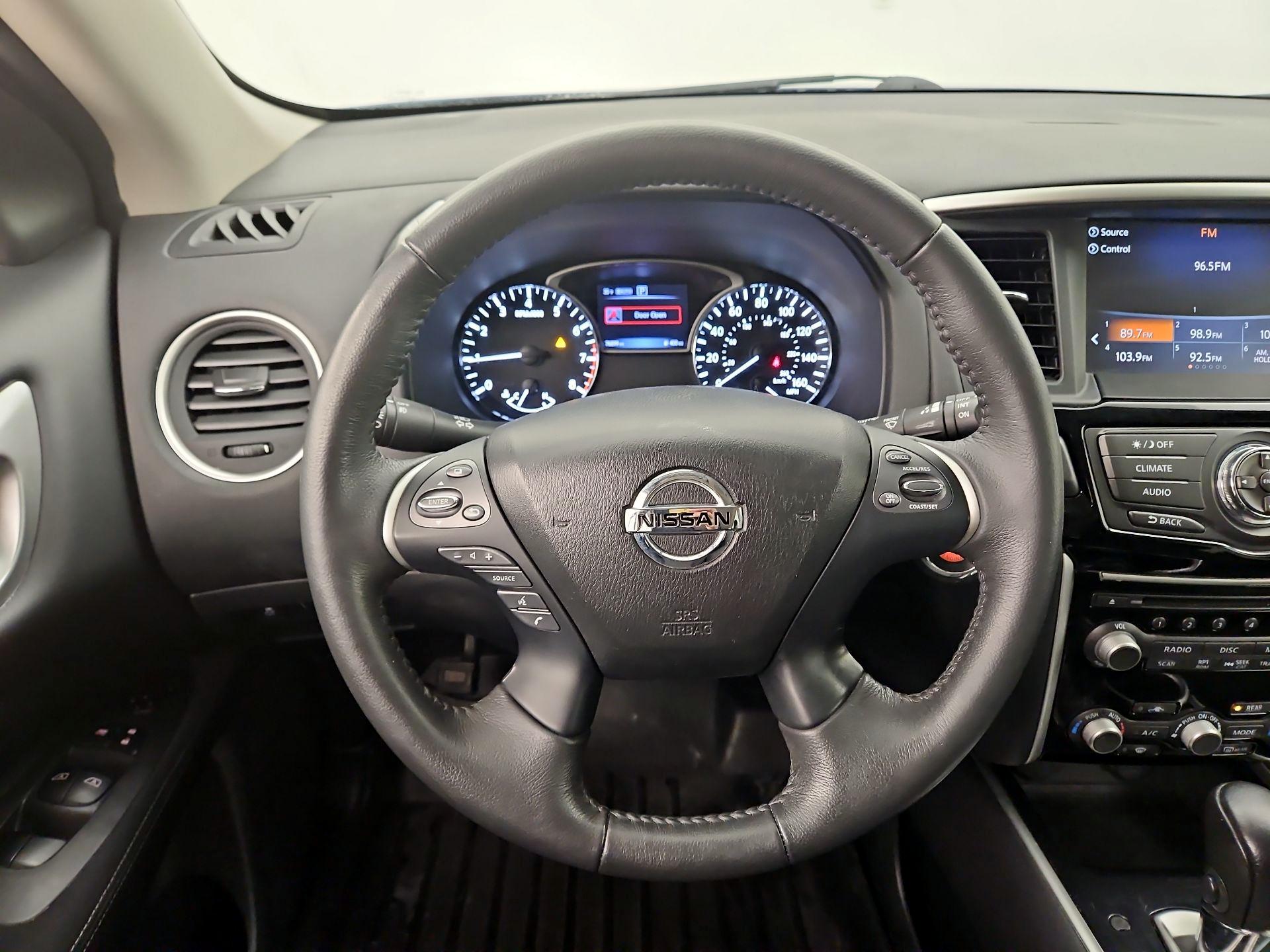 Thumbnail: 2017 Nissan Pathfinder - 10