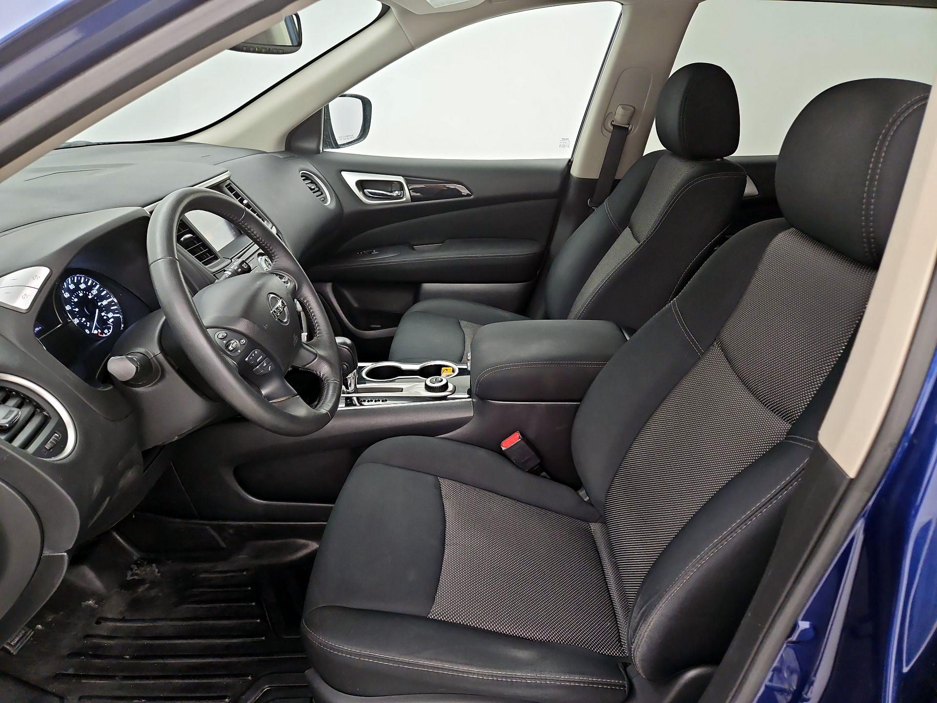 Thumbnail: 2017 Nissan Pathfinder - 11