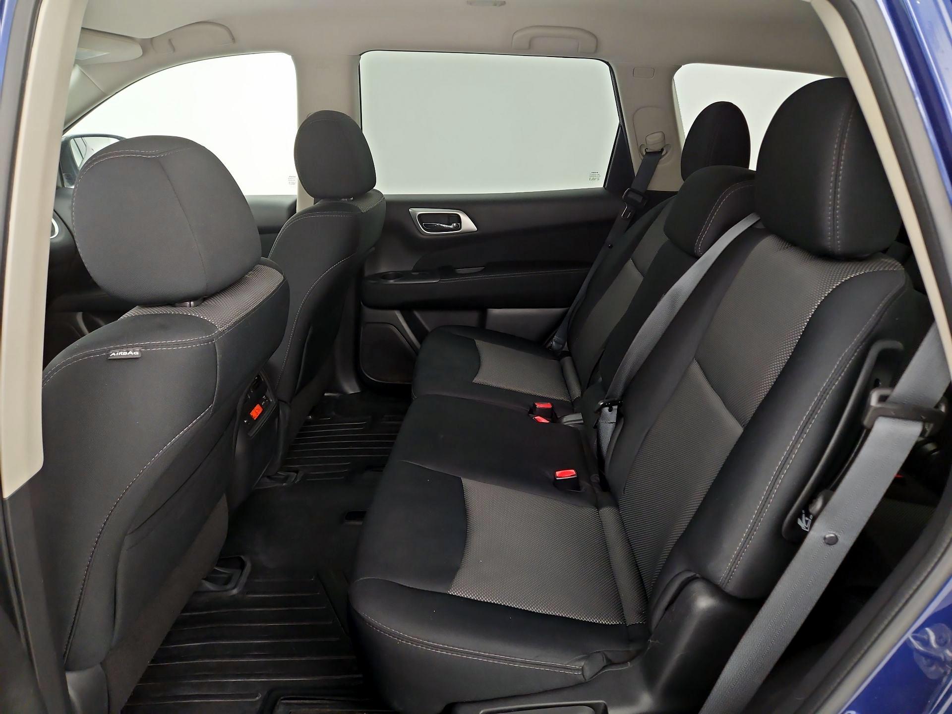 Thumbnail: 2017 Nissan Pathfinder - 19