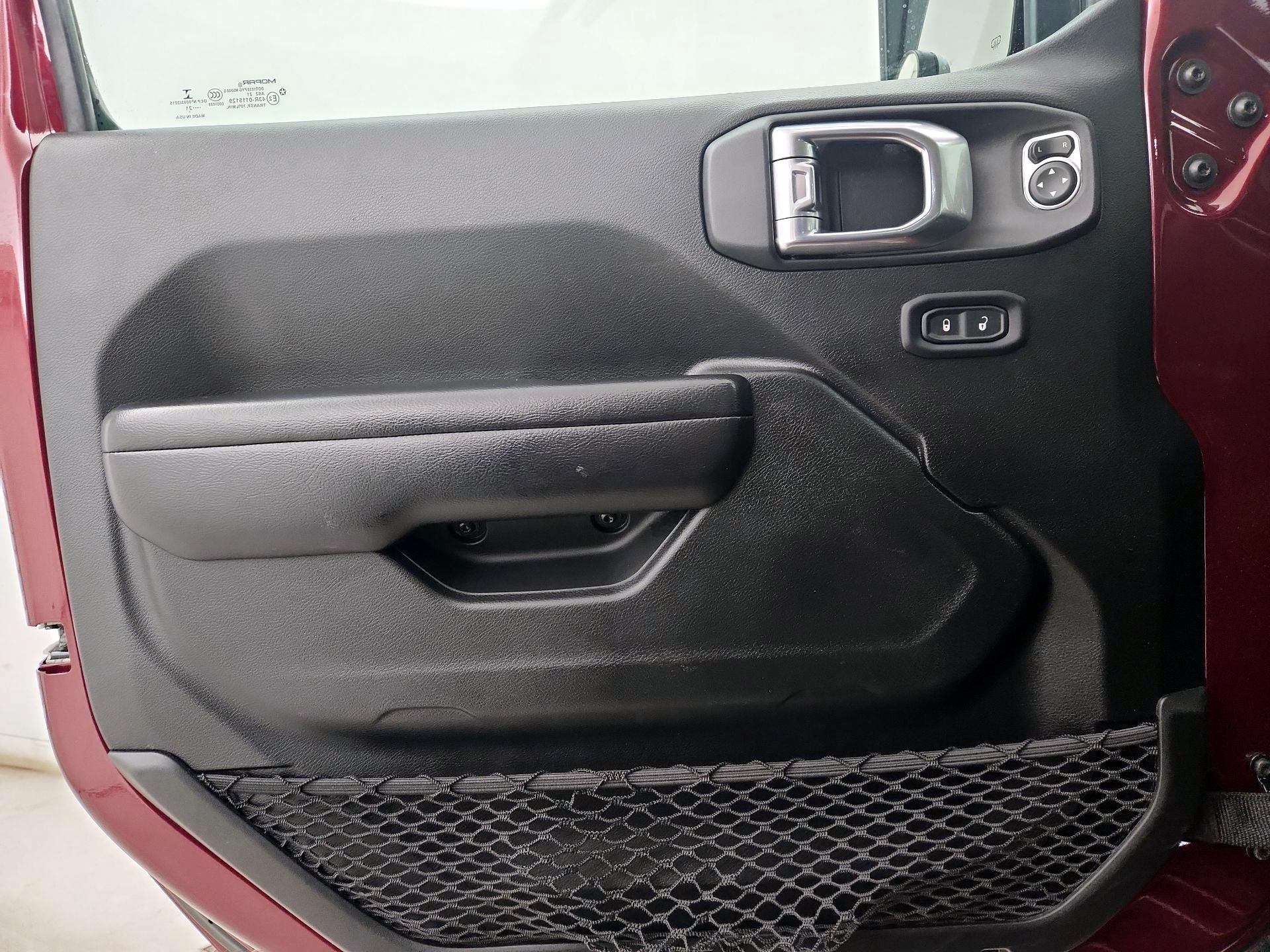 Thumbnail: 2021 Jeep Gladiator - 12