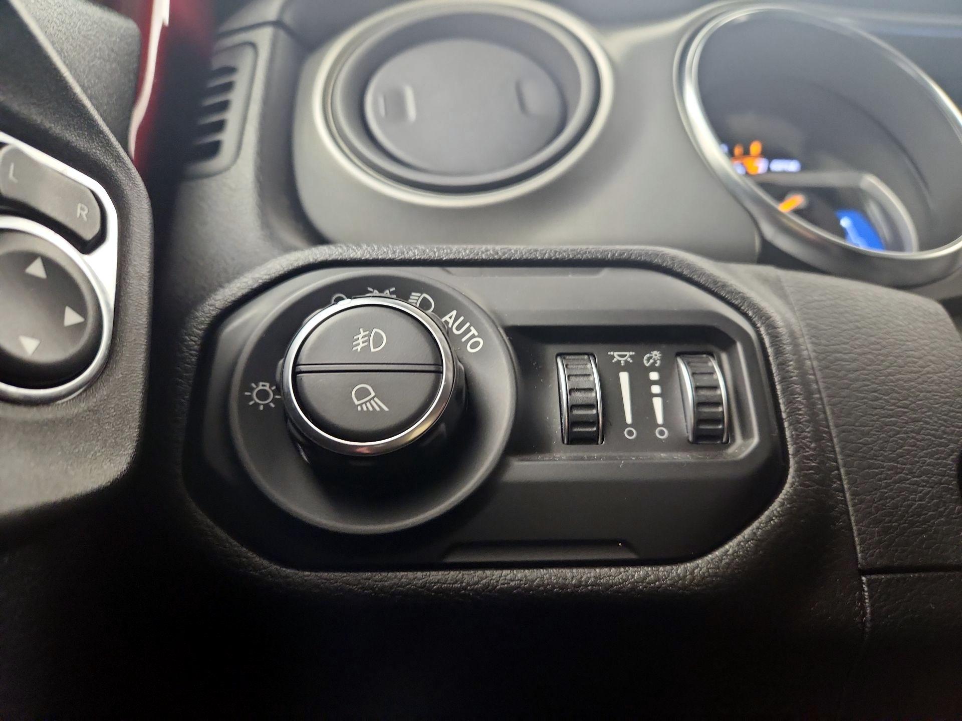 Thumbnail: 2021 Jeep Gladiator - 13