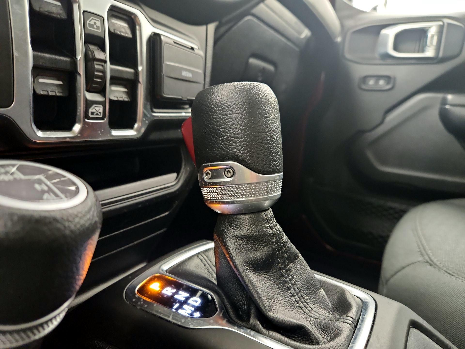 Thumbnail: 2021 Jeep Gladiator - 17