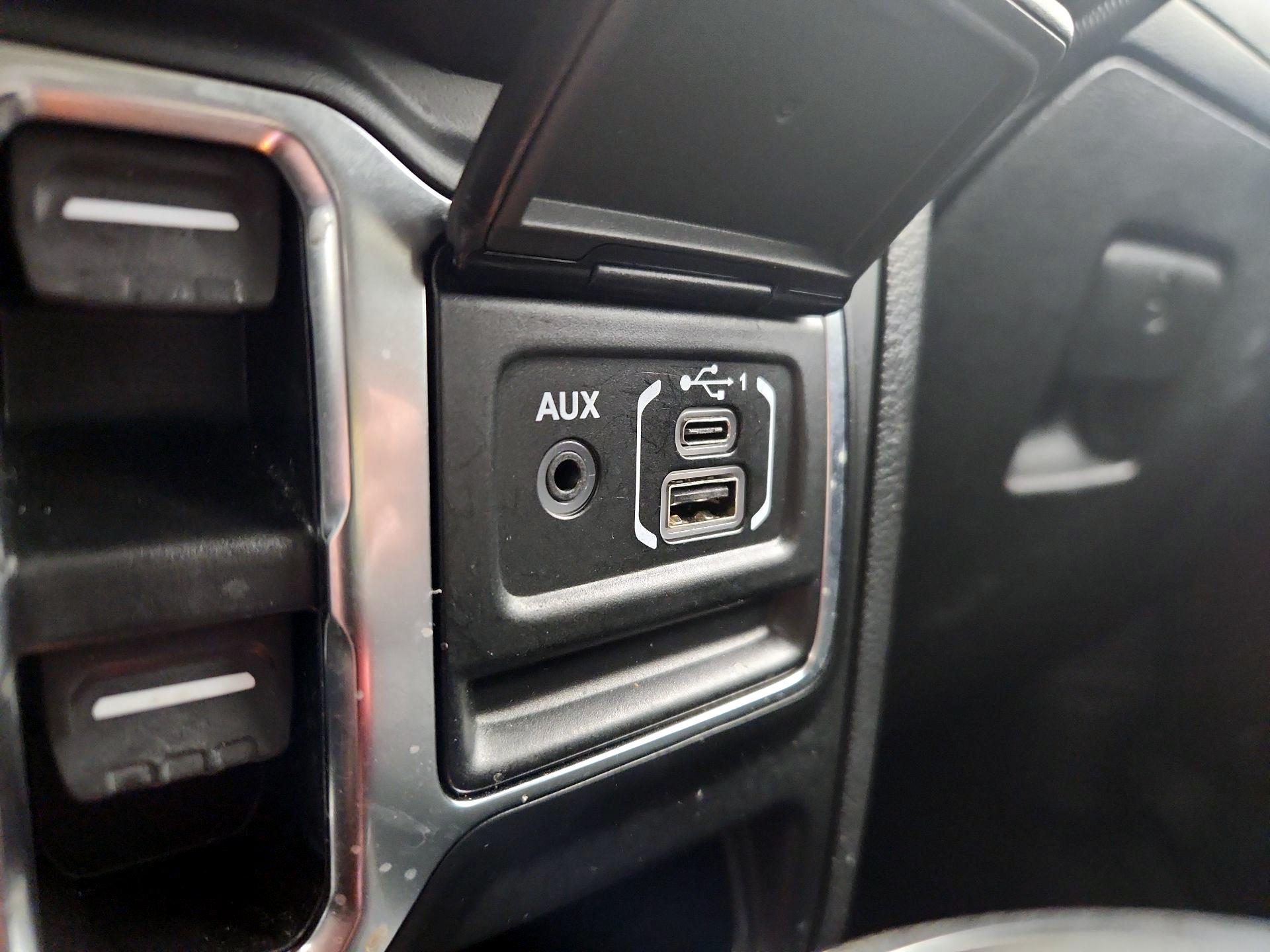 Thumbnail: 2021 Jeep Gladiator - 18