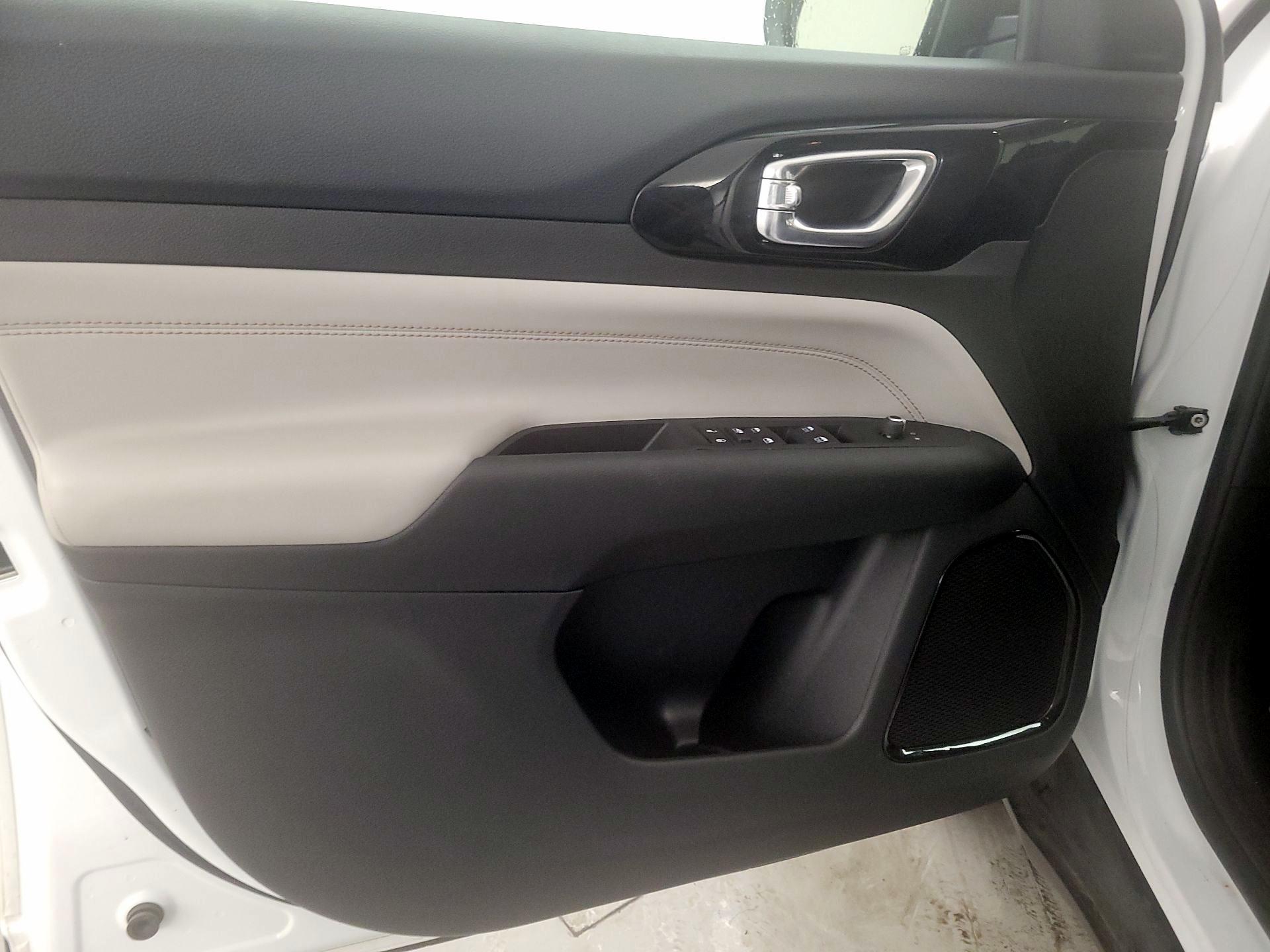 Thumbnail: 2022 Jeep Compass - 12