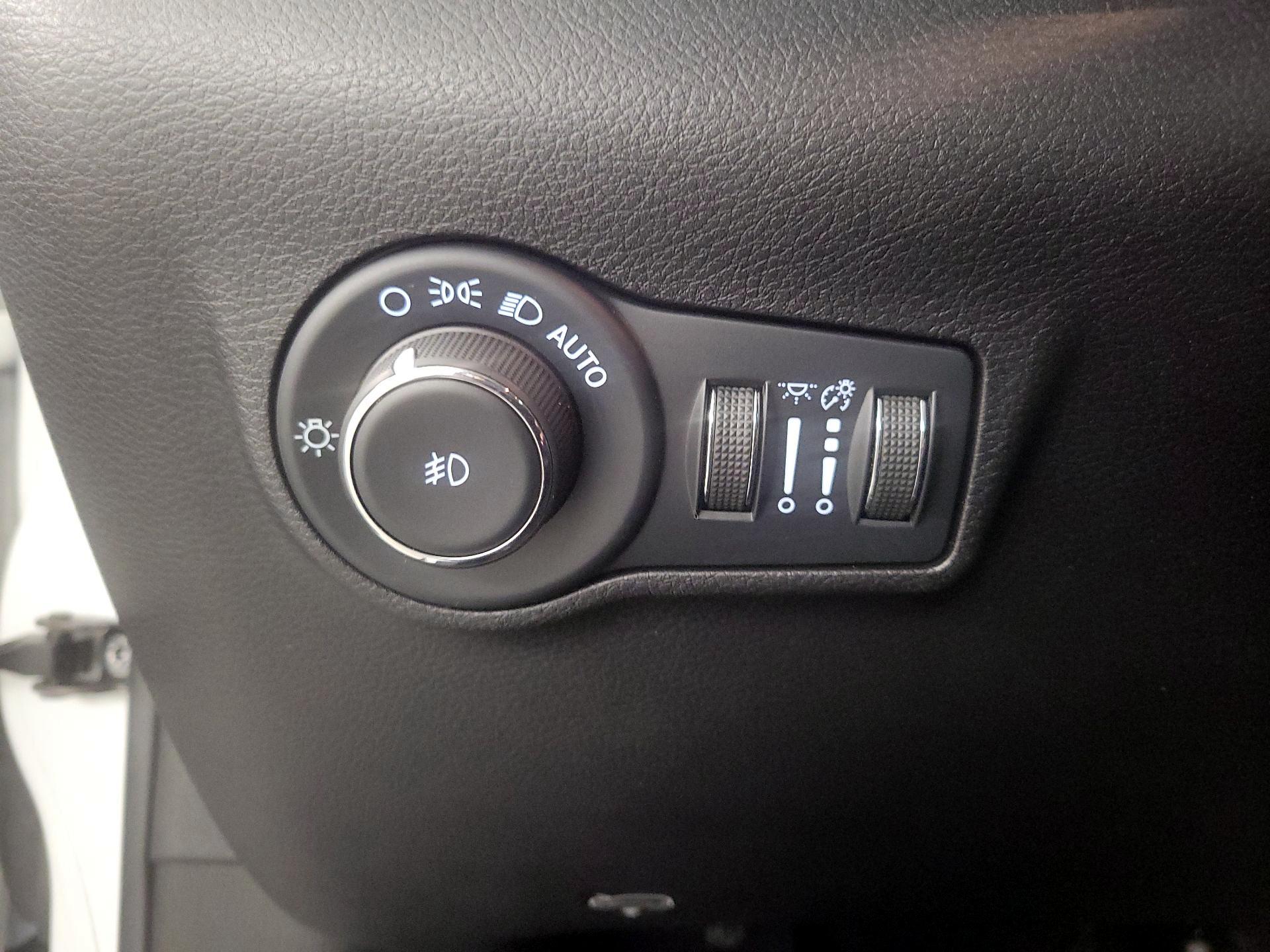 Thumbnail: 2022 Jeep Compass - 13