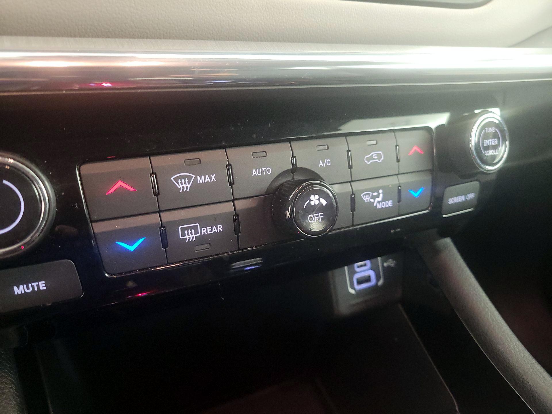 Thumbnail: 2022 Jeep Compass - 16