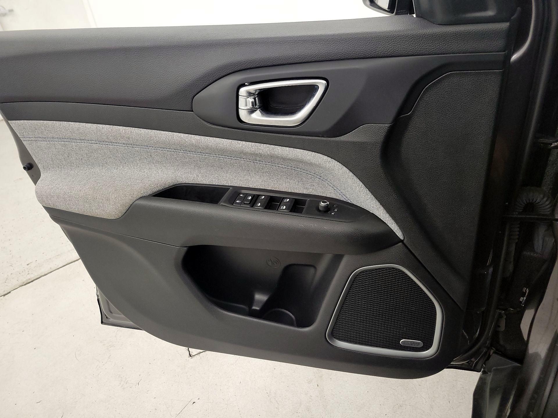 Thumbnail: 2022 Jeep Compass - 12