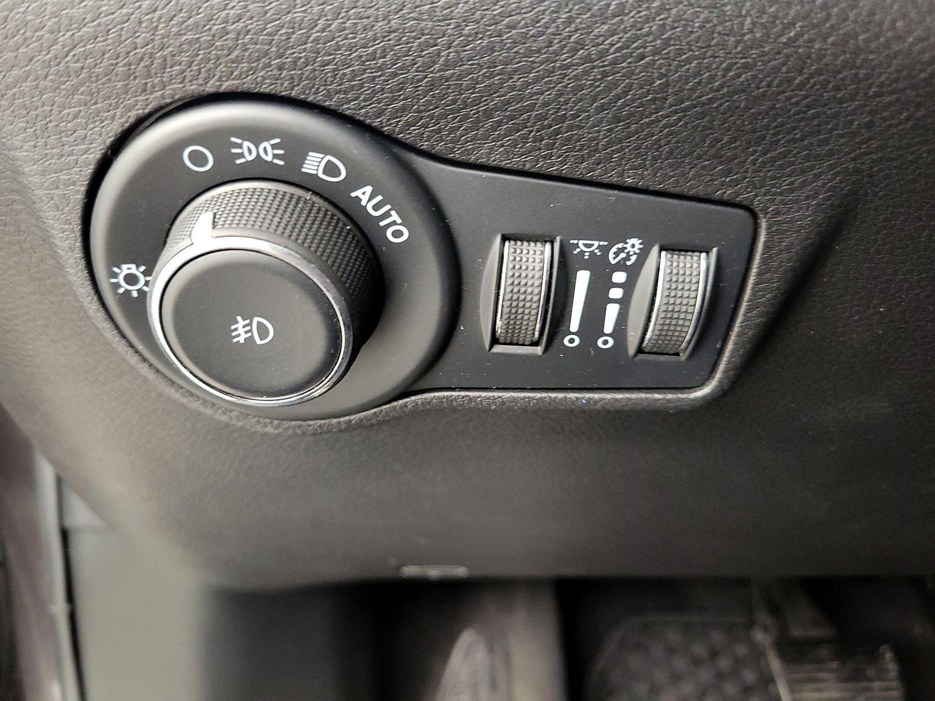 Thumbnail: 2022 Jeep Compass - 13