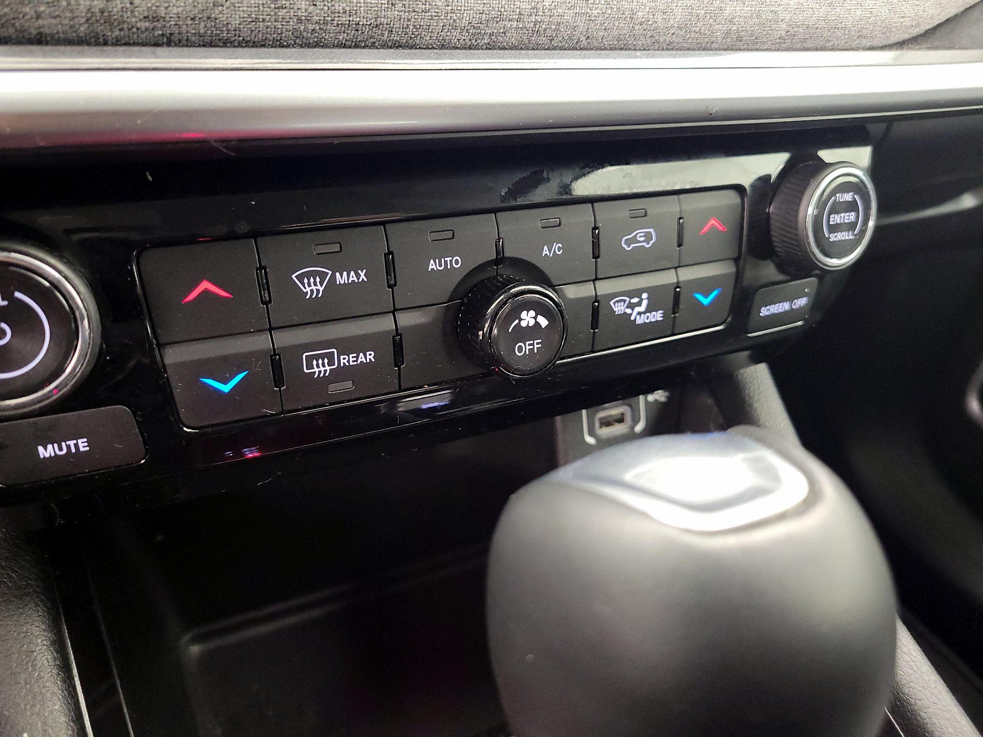 Thumbnail: 2022 Jeep Compass - 16