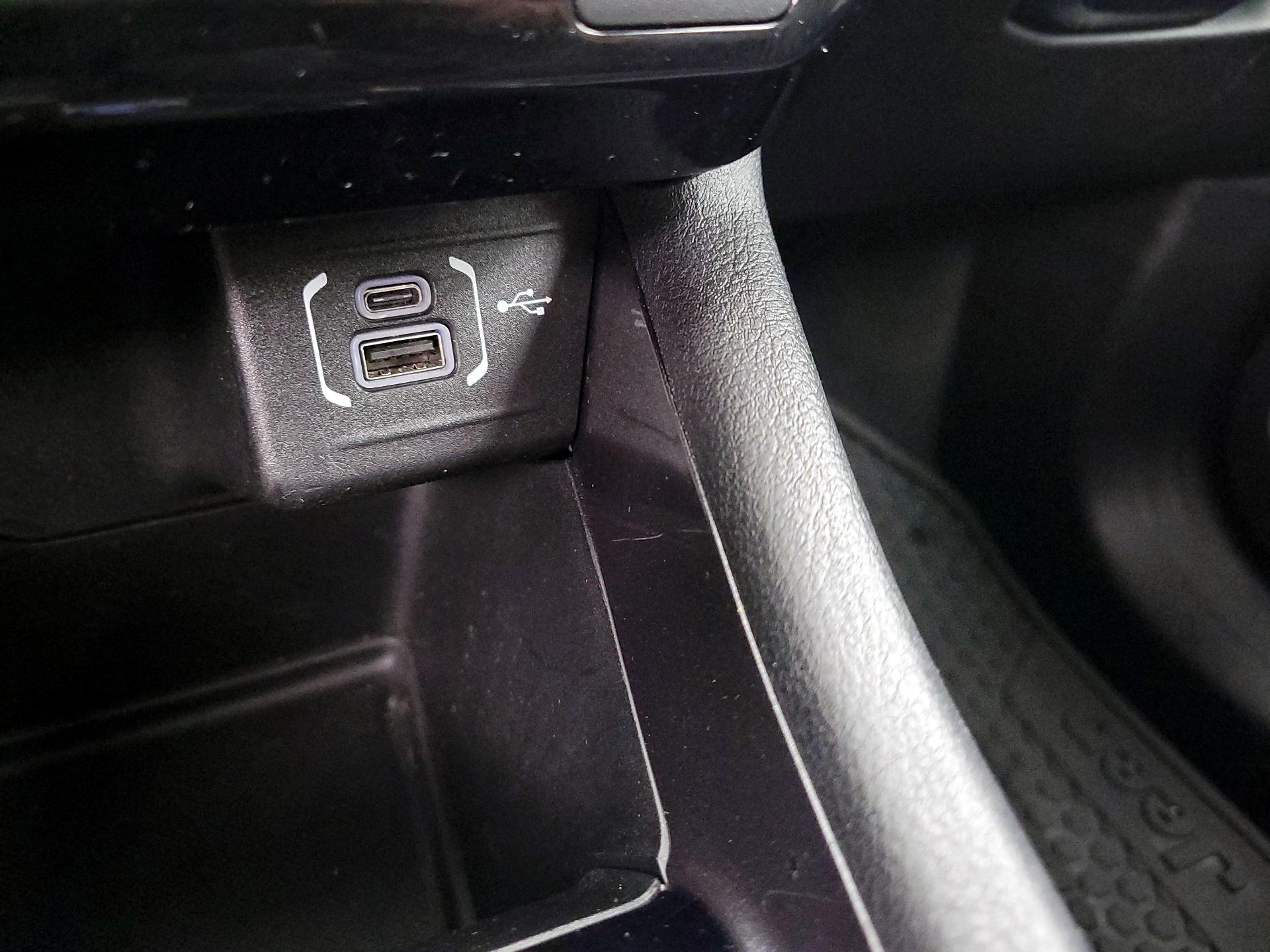 Thumbnail: 2022 Jeep Compass - 18