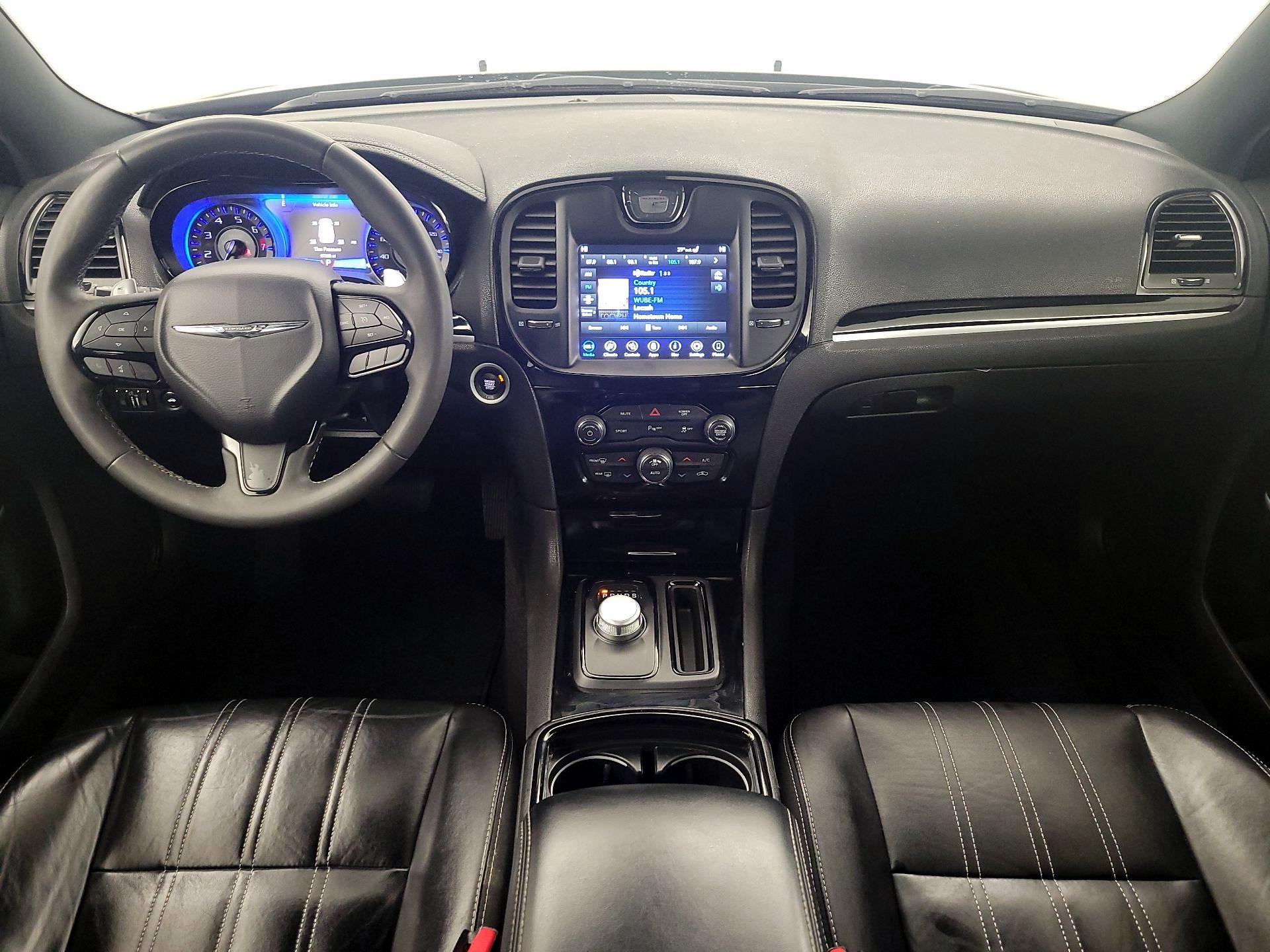 Thumbnail: 2022 Chrysler 300 - 9