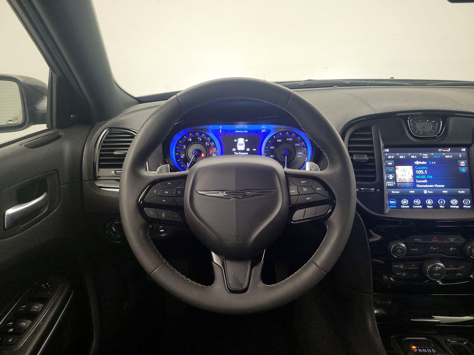 Thumbnail: 2022 Chrysler 300 - 10