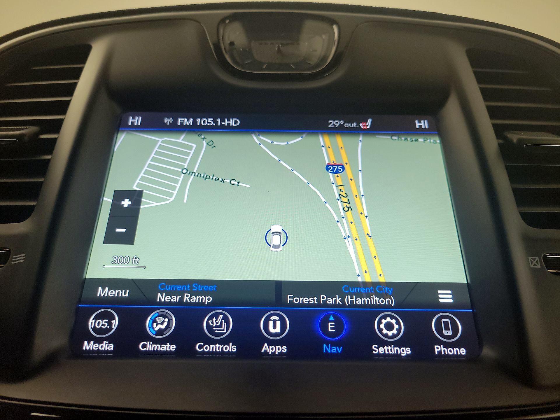 Thumbnail: 2022 Chrysler 300 - 14