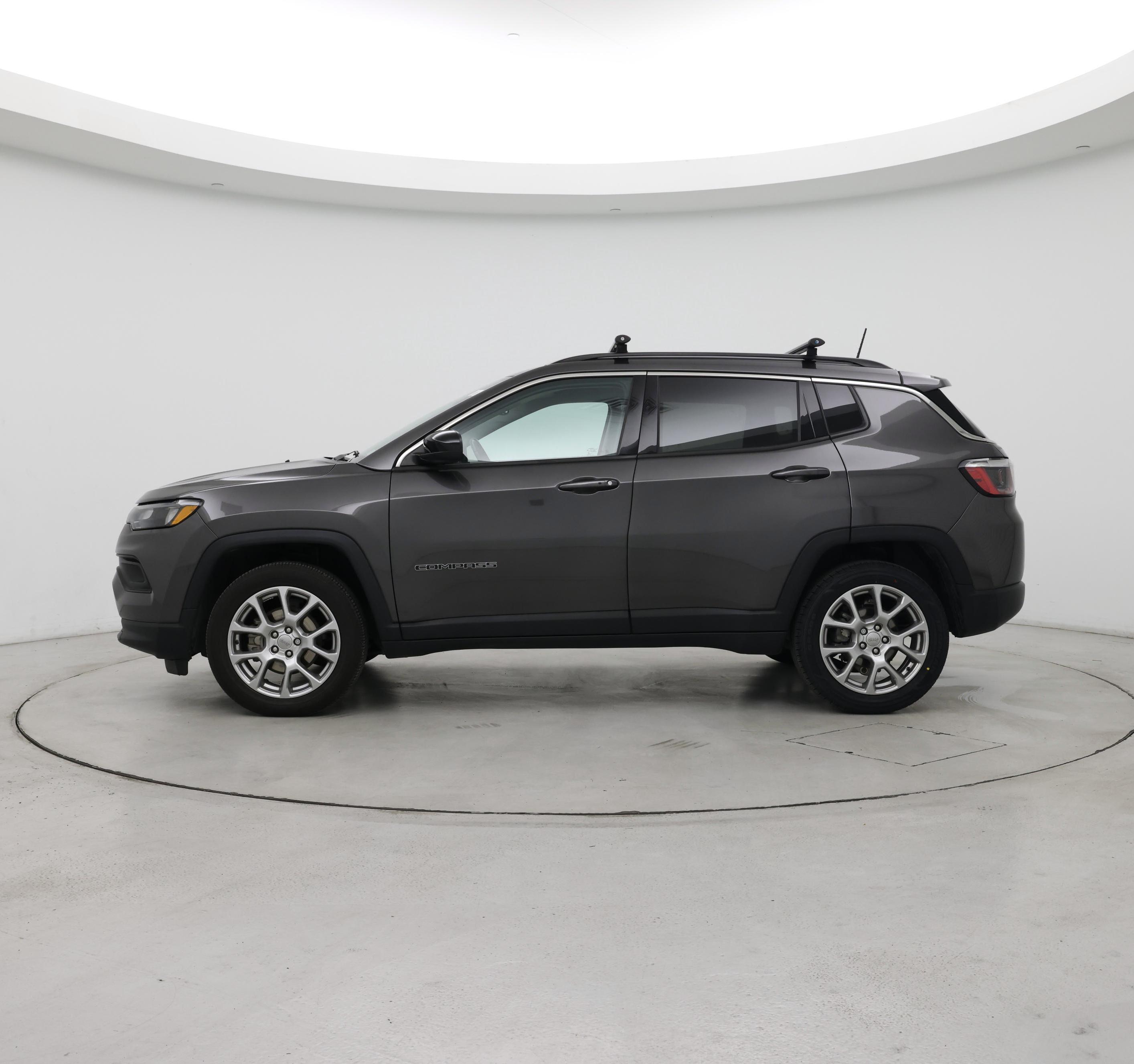 Thumbnail: 2022 Jeep Compass - 3