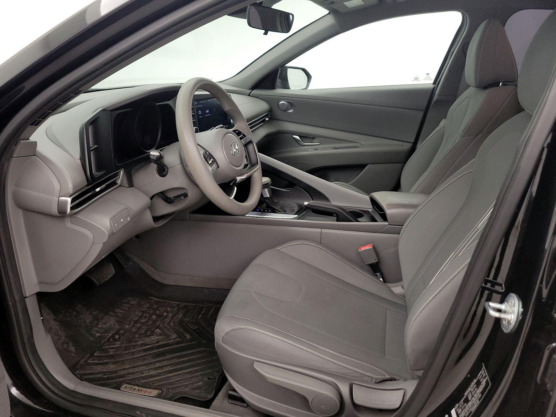 Thumbnail: 2022 Hyundai Elantra - 11