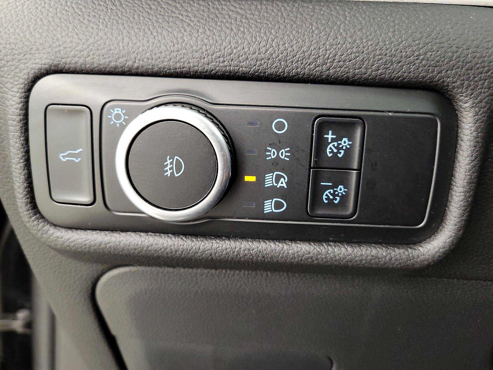 Thumbnail: 2023 Ford Explorer - 13