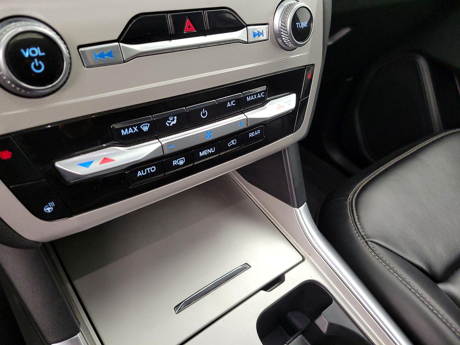 Thumbnail: 2023 Ford Explorer - 16