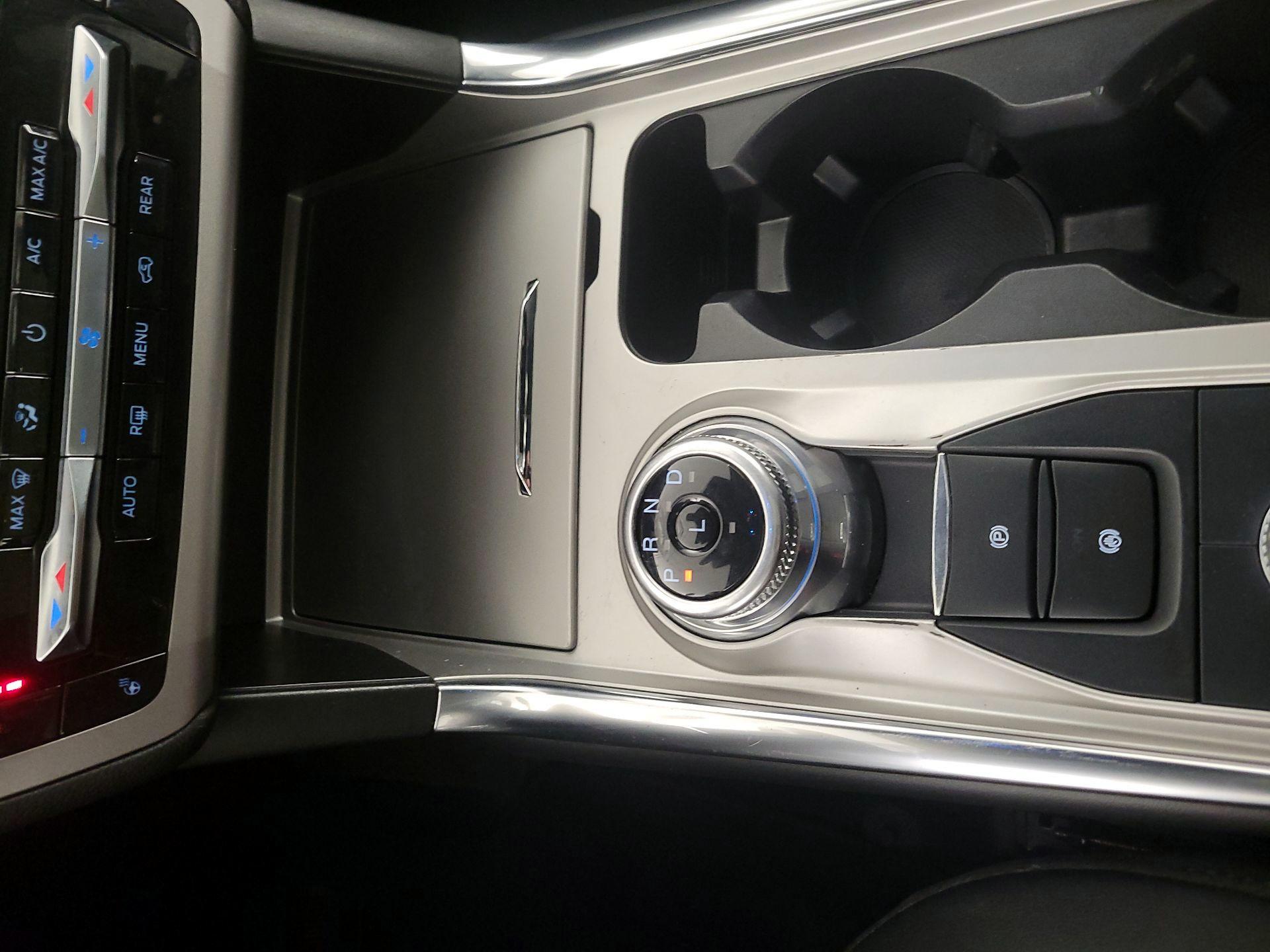 Thumbnail: 2022 Ford Explorer - 17