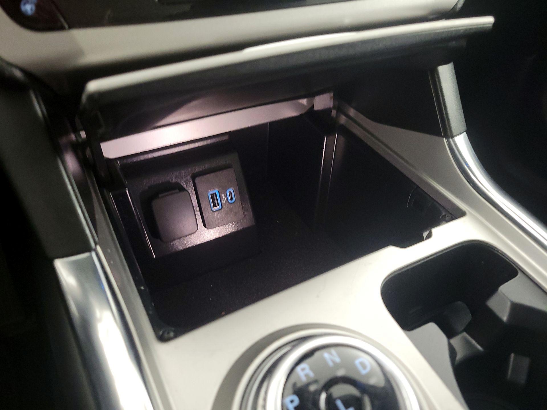 Thumbnail: 2022 Ford Explorer - 18