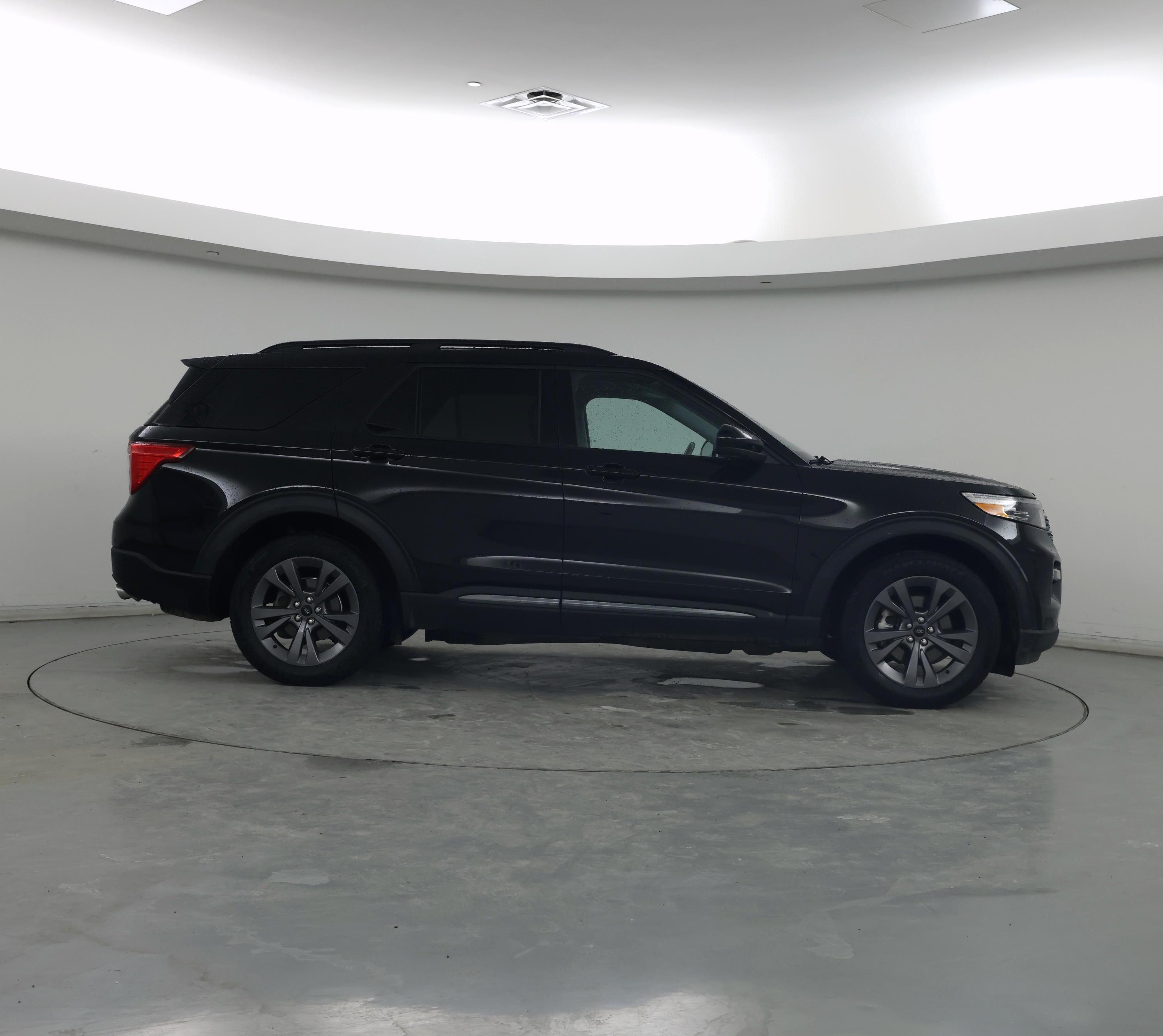 Thumbnail: 2022 Ford Explorer - 7