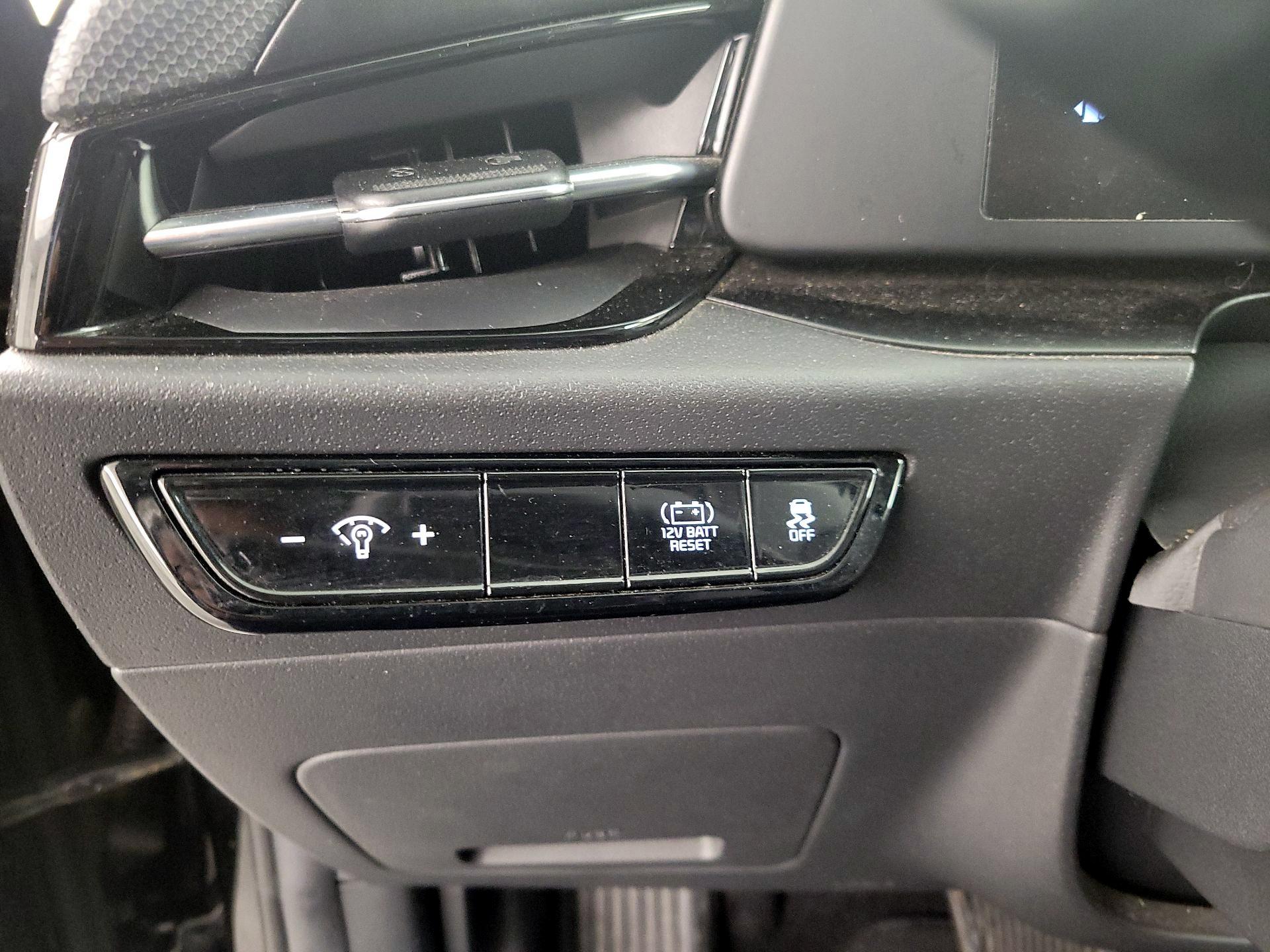 Thumbnail: 2023 Kia Niro - 13