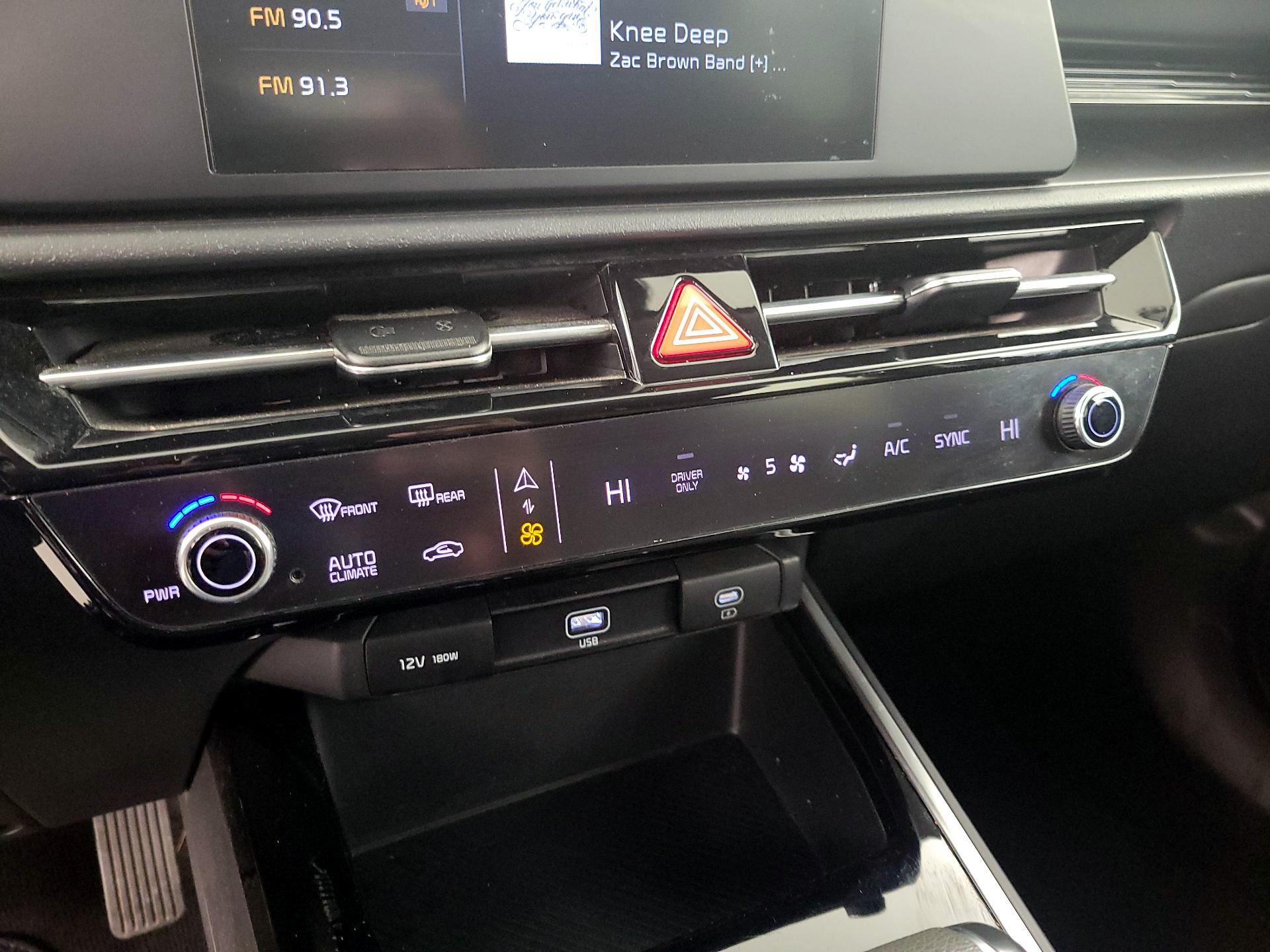 Thumbnail: 2023 Kia Niro - 16