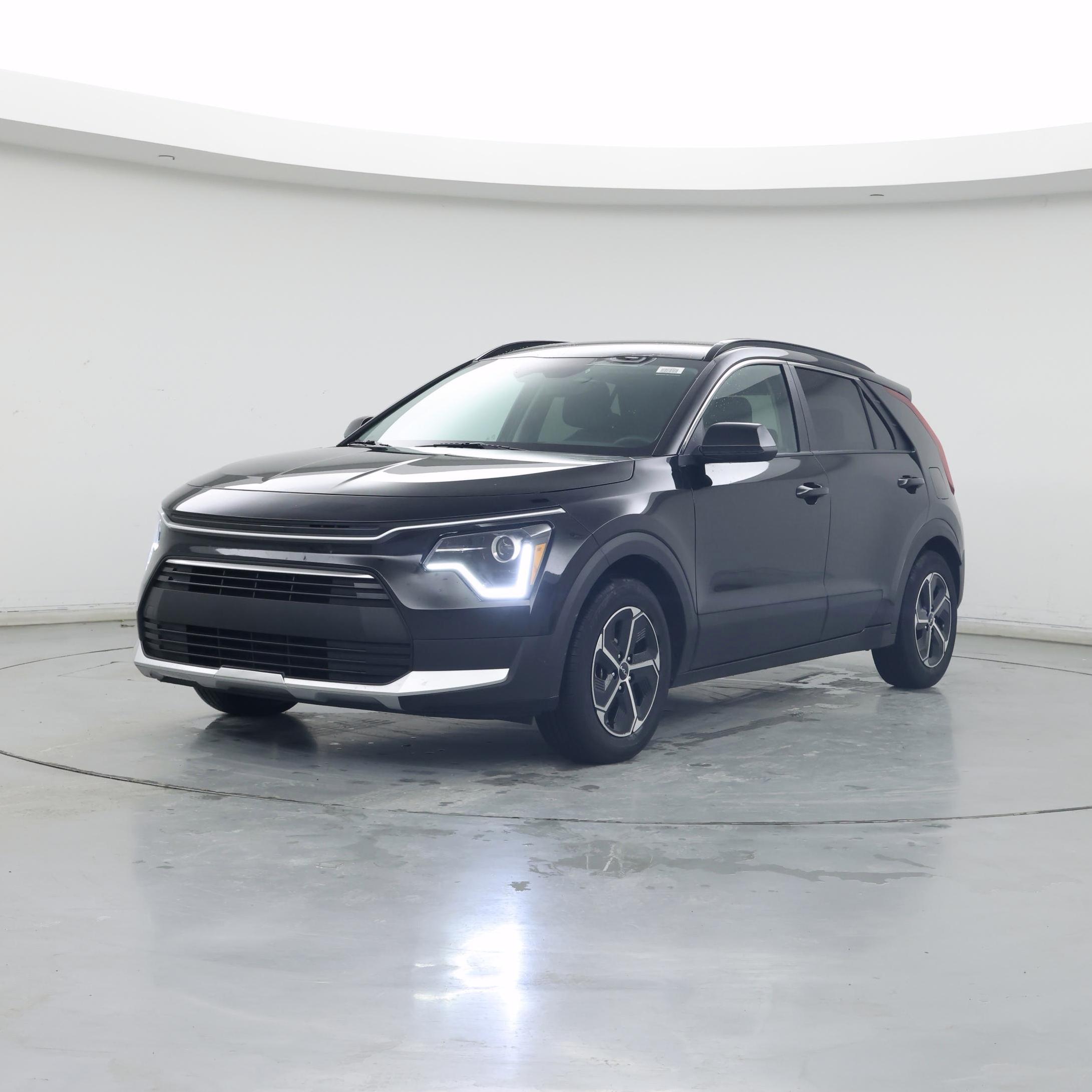 Thumbnail: 2023 Kia Niro - 4