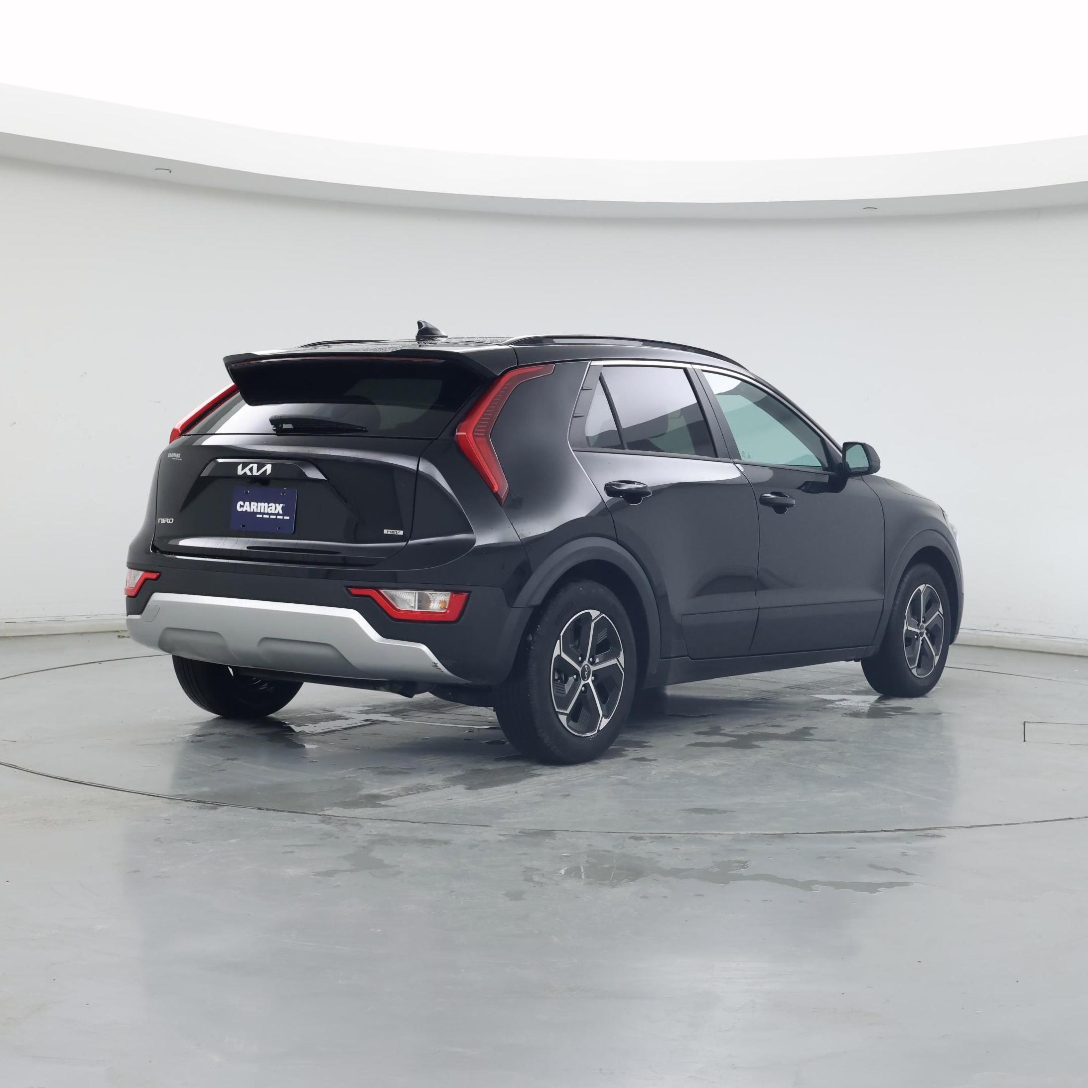 Thumbnail: 2023 Kia Niro - 8